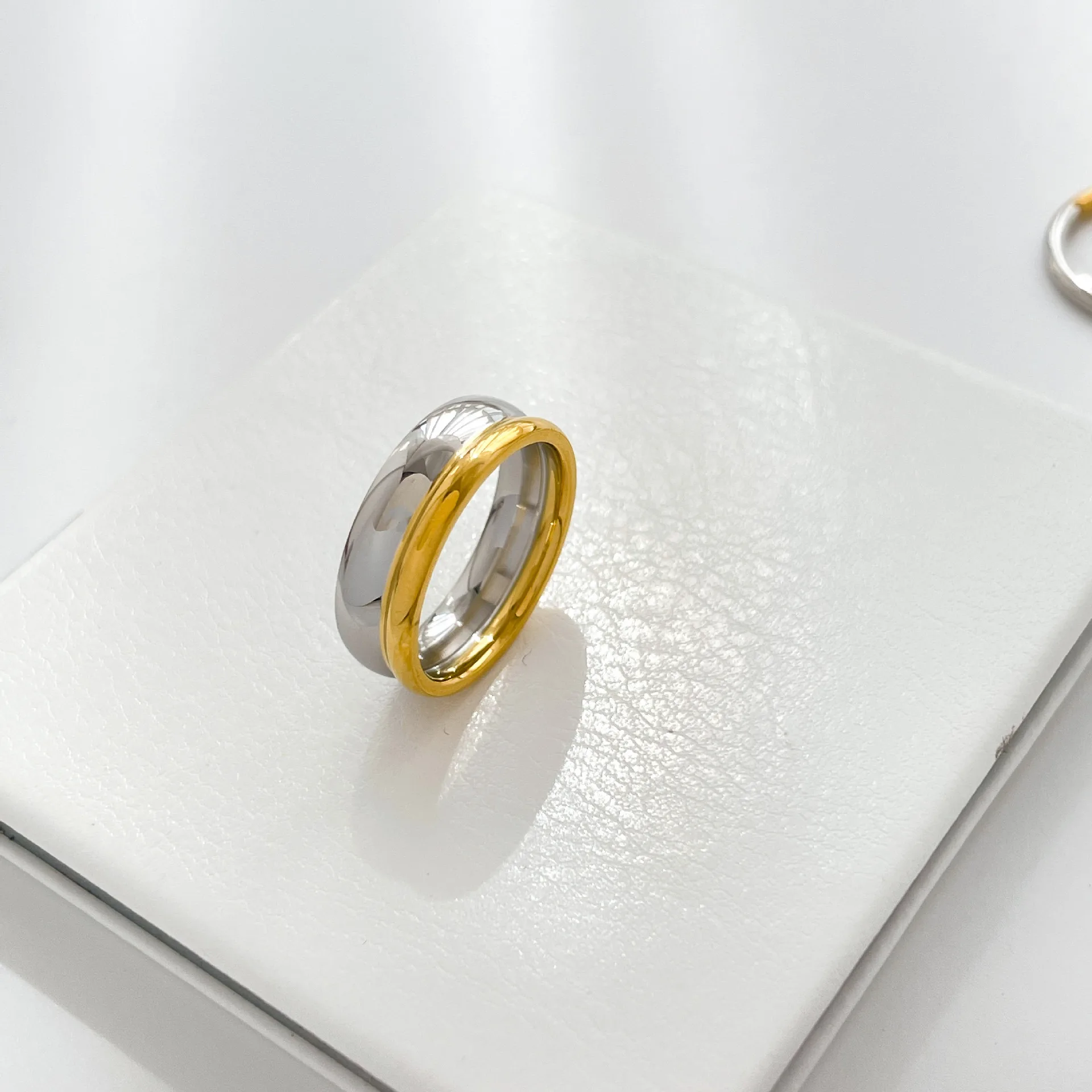 18K Gold Plated High quality fashion jewelry non tarnish stainless steel jewelry two tone gold silver ring tungsten ring