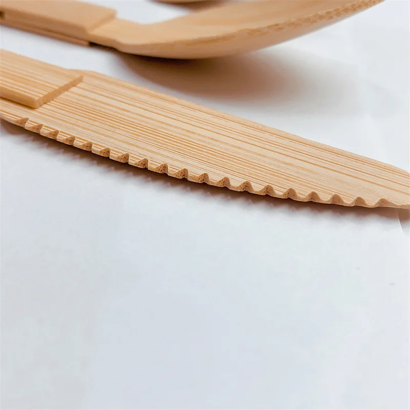 Environmentally Friendly, Healthy and Lightweight Bamboo Cutlery Set, a Must-Have for Your Outdoor Activities and Travels