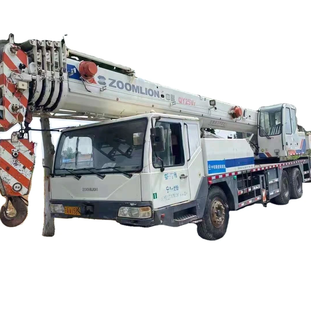 Used zoomlion 25ton mobile truck crane QY25V  is on cheap sale QY30V QY50V