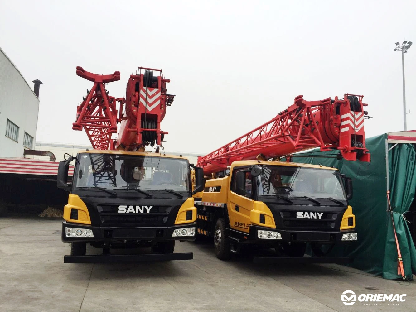 25ton 30ton 40ton 50ton Truck Crane STC250C5 STC300T5 QY40K5D STC500E Truck Cranes for sale