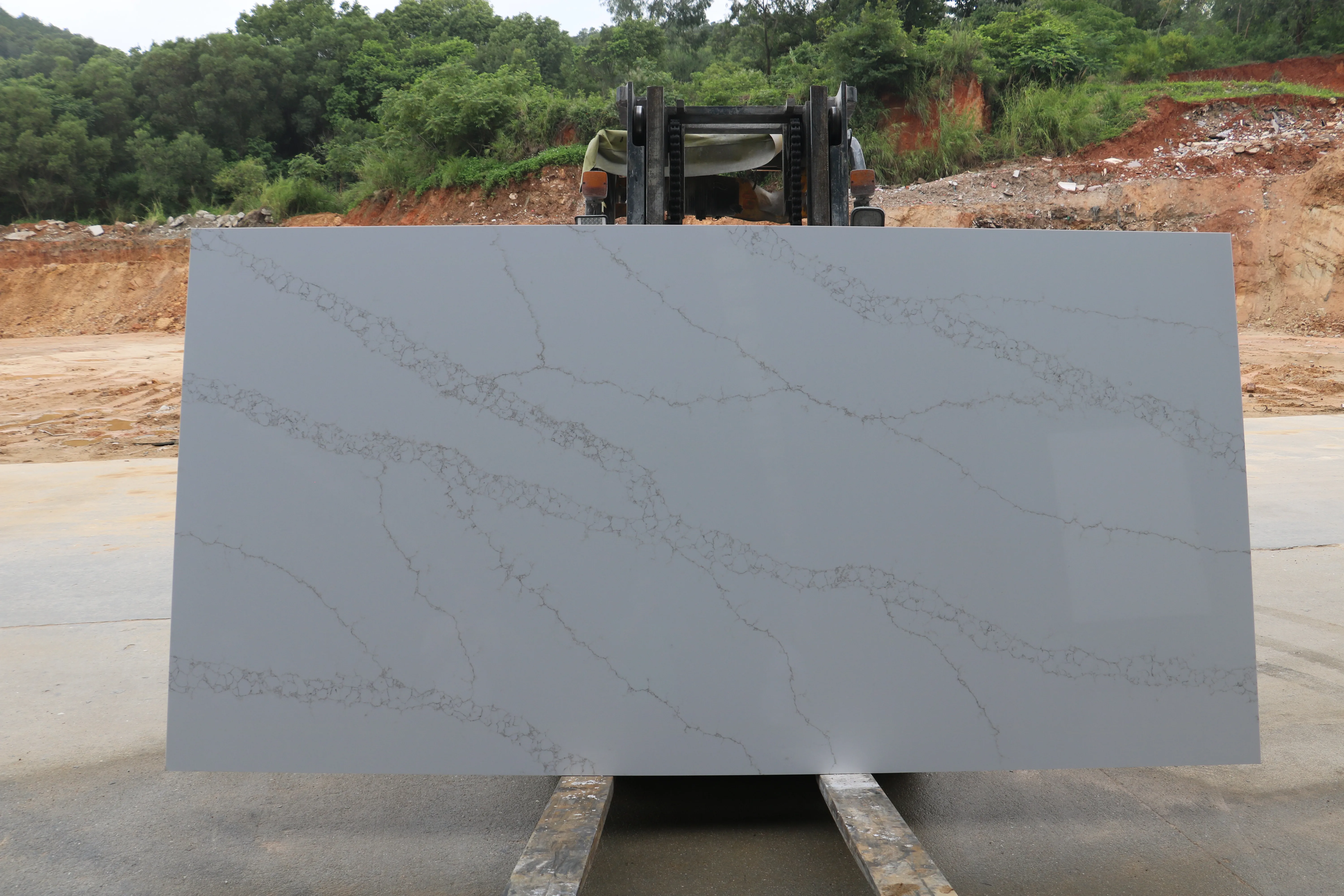 Factory Direct Supply Price Modern Finish White Color Artificial Quartz Slab Stone for Kitchen Bathroom Kitchen Island Table Top