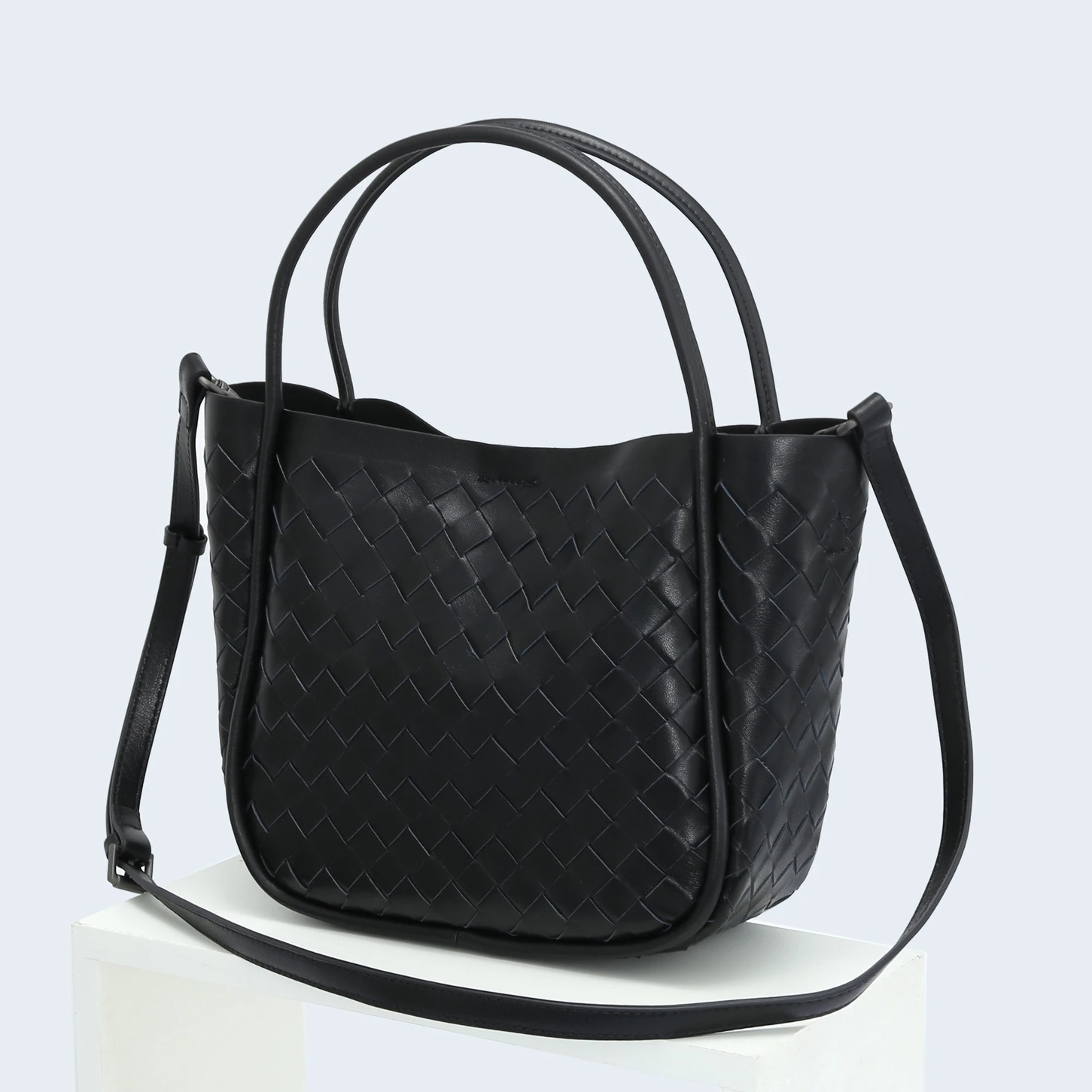 Soft sheepskin hand-woven handbag for women Luxury genuine leather large capacity shoulder bag Blank logo designer bag