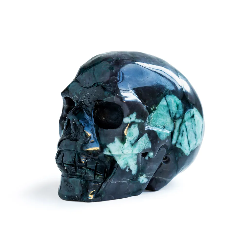 Wholesale Natural Hand Carved Folk Crafts Emerald Crystals Skulls Healing Stone Pendant For Home Decoration