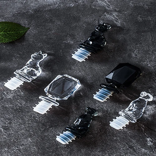 Hot selling high quality luxurious casual bar supplies accessories glass crystal diamond wine bottler stopper