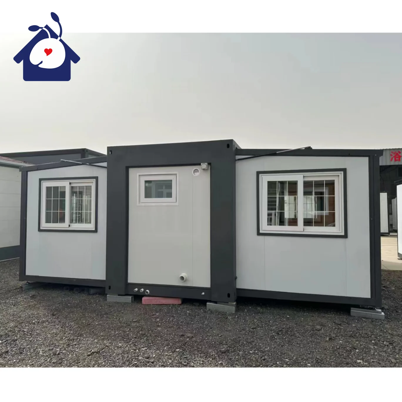 Cheap 2 4 bedroom 4 bathroom foldable homes expandable container house  prefabricated smart movable house assembled