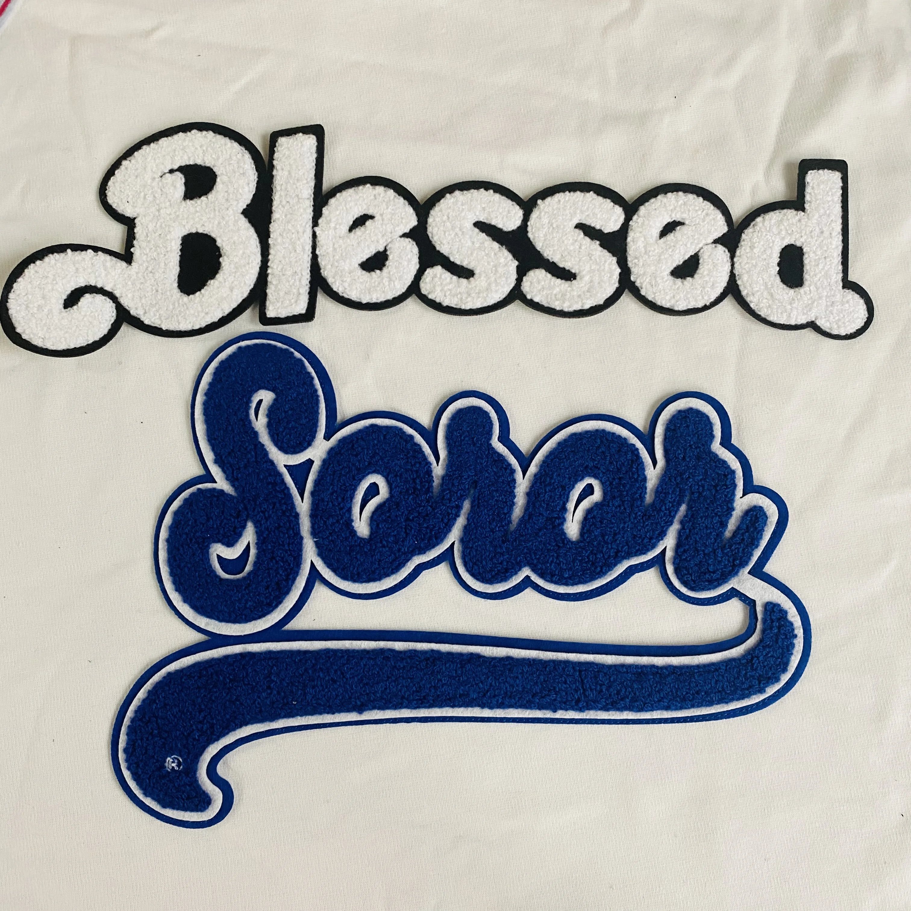 Designer Custom Heat Transfer Chenille Embroidery Patch Woven Letter Logo Patch Iron On Chenille Patches