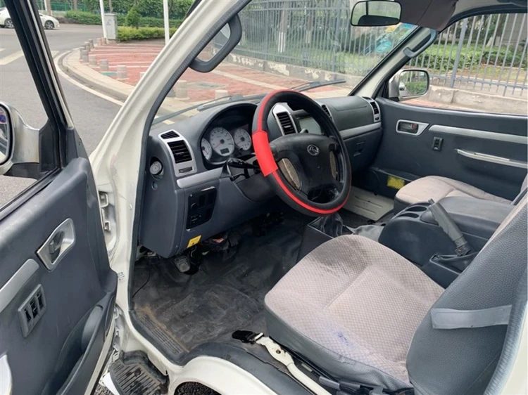 Factory Supply Attractive Price Used Manual Sedan Car