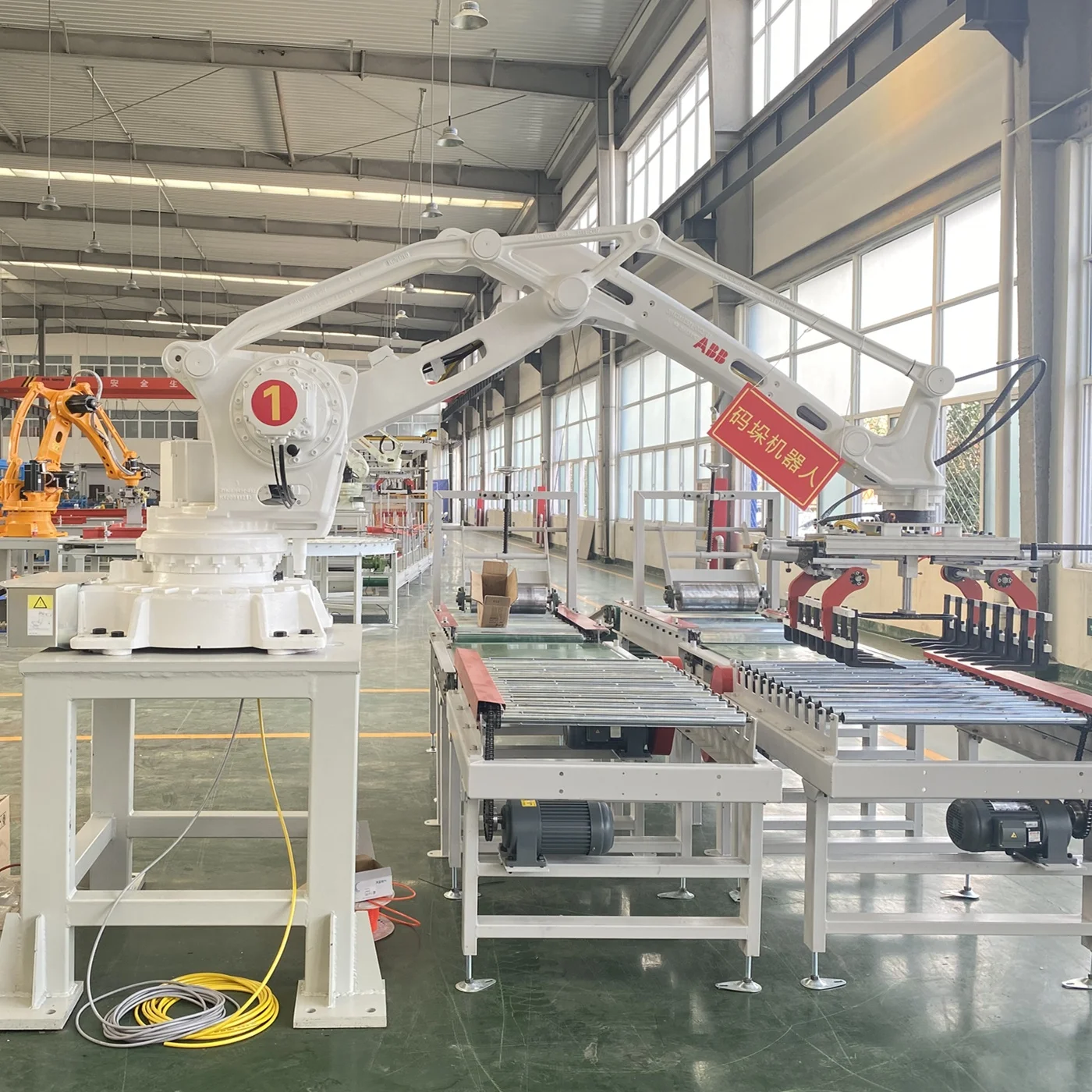 High density Palletizer and depalletizer machine for bottle can barrel beverage