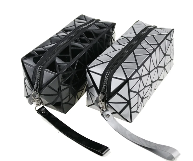 Geometric Pattern Travel Makeup Bag  Cosmetic Makeup Case Laser Toiletry Bag with zipper for Women and Girls