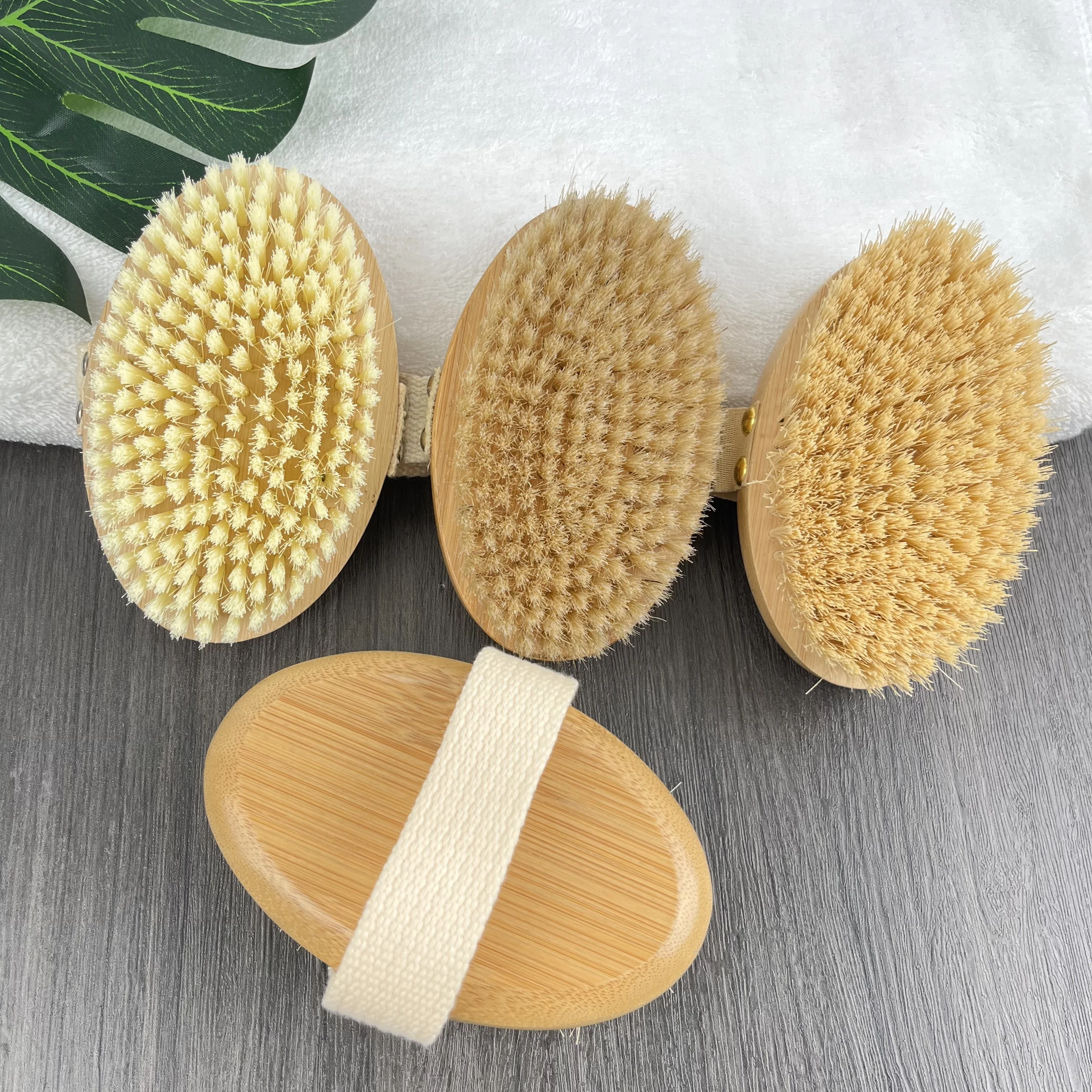Wholesale Eco-Friendly Bamboo Boar/Nylon/Sisal Bristles Body Cleaning Brush Custom Logo Bath Shower Brush