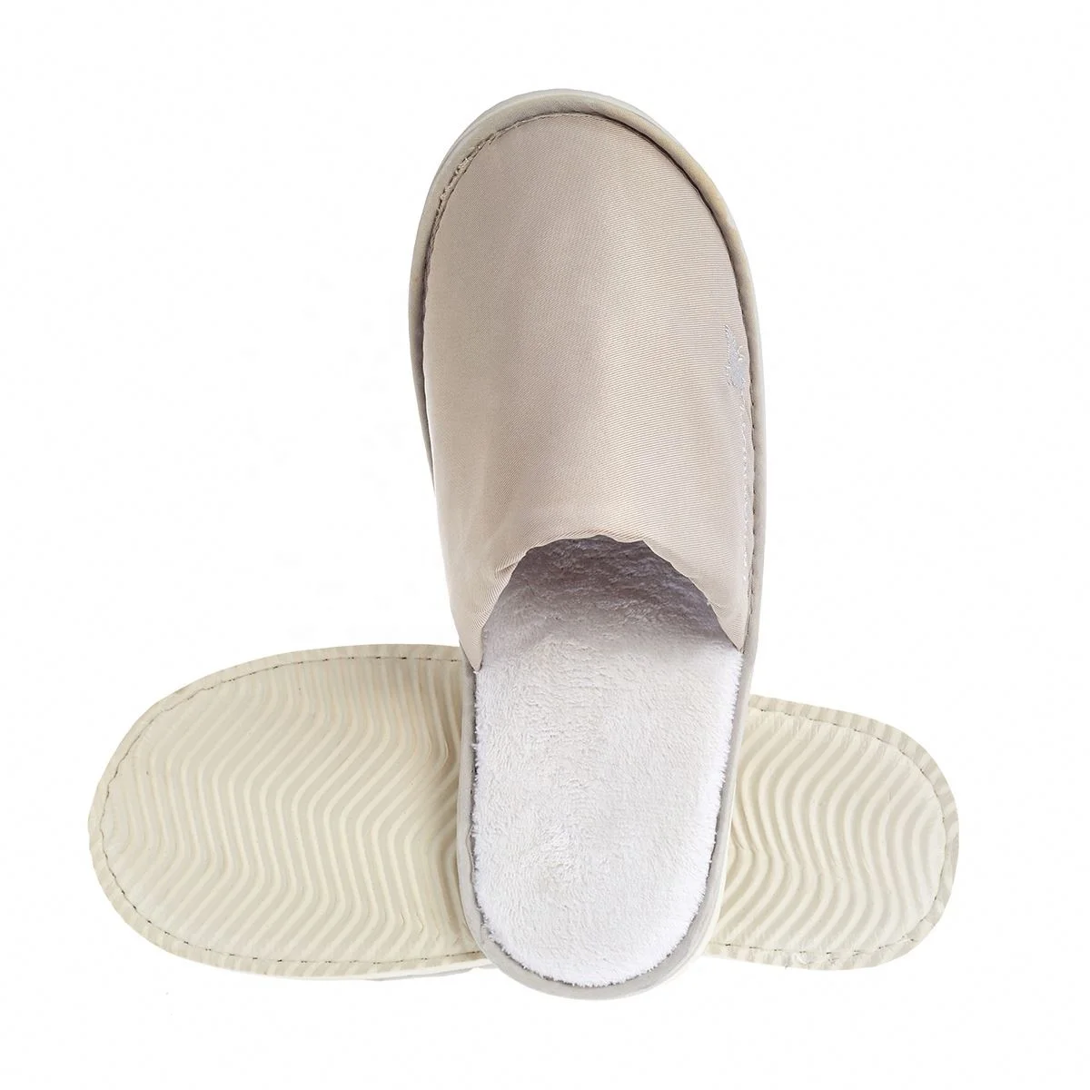 Chinese Manufacturers Produce High-Quality Coral Velvet Washable Hotel Disposable Slippers