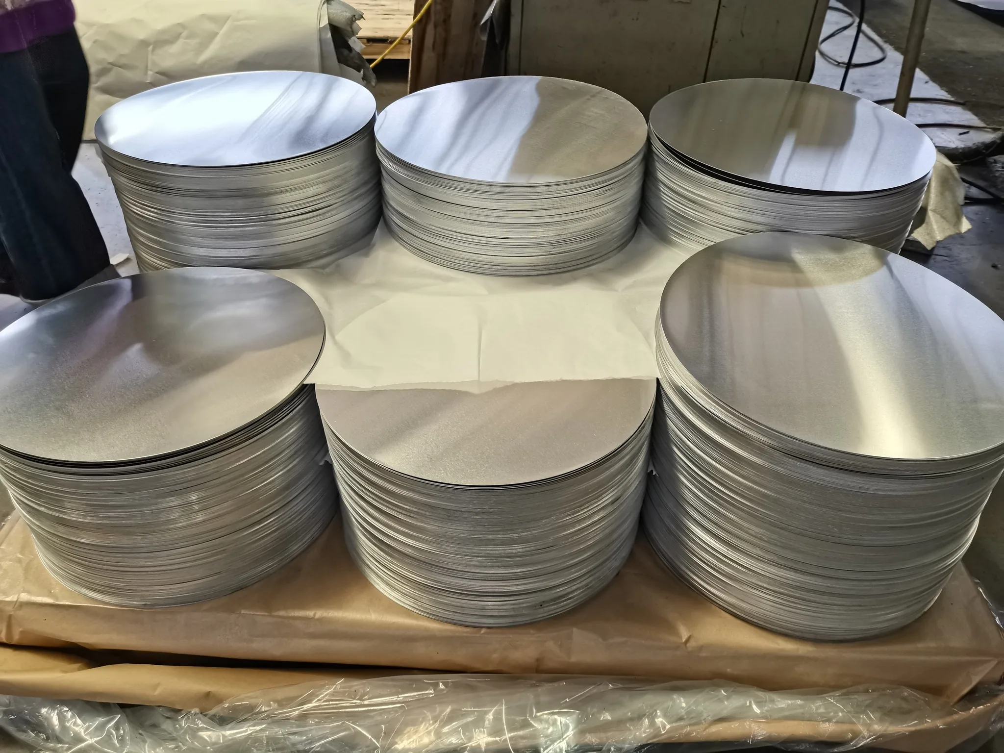 China manufacturer round 1050/1060/1070/1100/3003/3004/5052/6061/5754/8011 aluminum disc circle sheet
