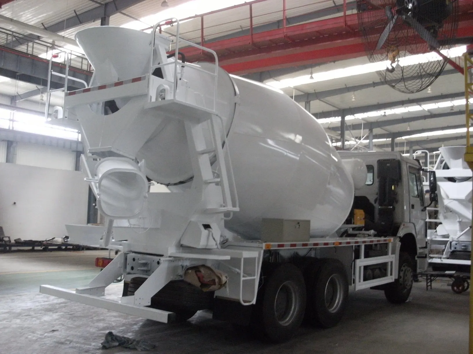 SINOTRUK HOWO 336HP 6x4 8 Cubic Meters Concrete Mixer Truck For Sale