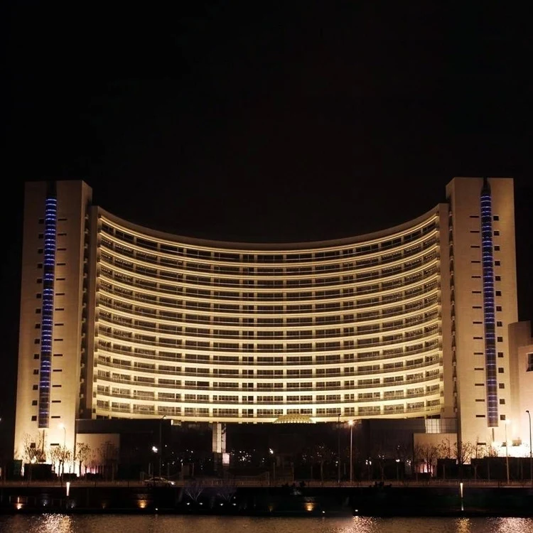  2021 hotel ip65 rgb cob регулируемый настенный светильник для поверхностного монтажа коммерческое освещение наружные прожекторы светодиодная