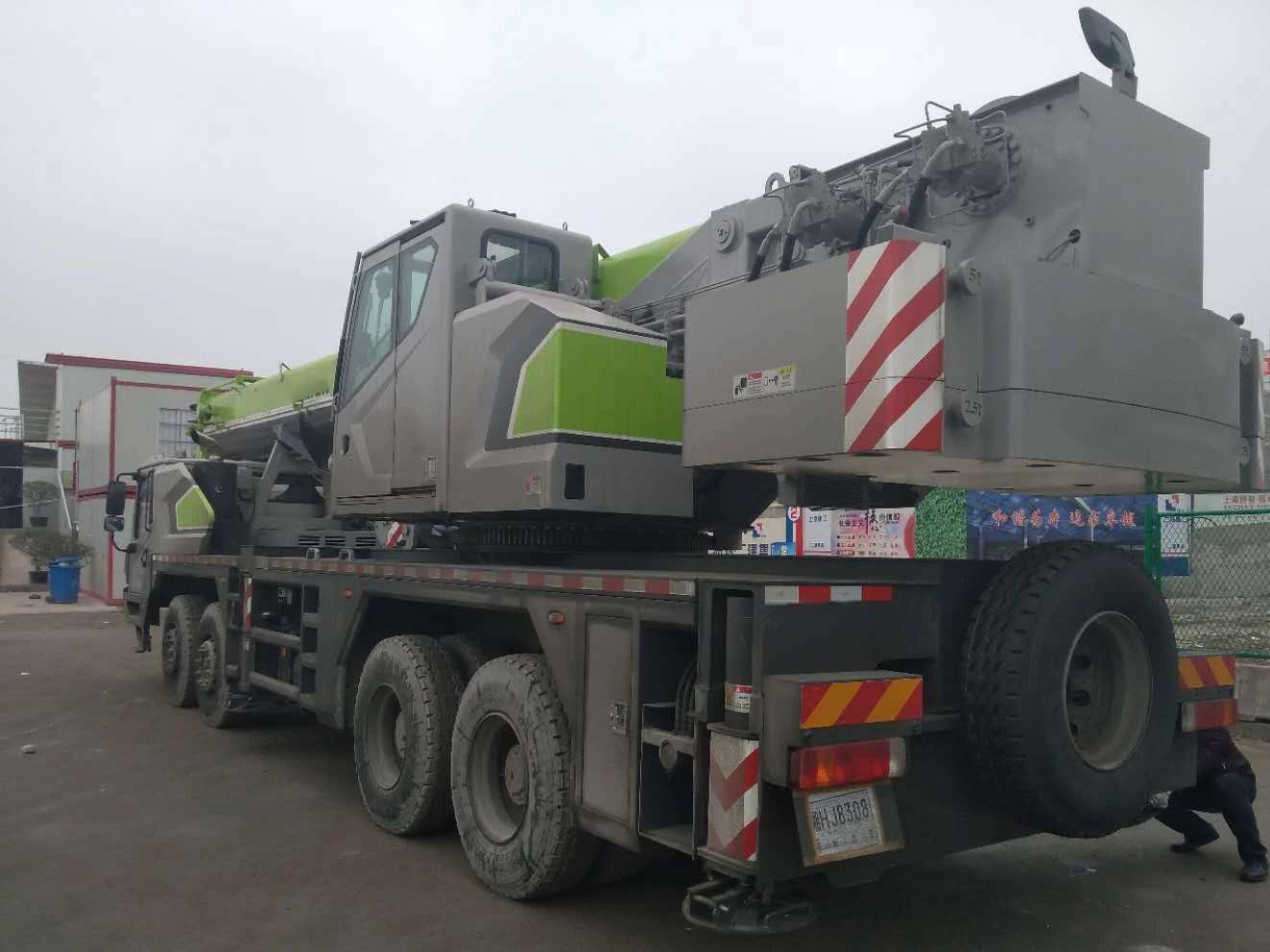 Chinese brand Sinomada 55 ton Telescope hydraulic Truck Crane ZTC550V532 with max lifting height boom for sale