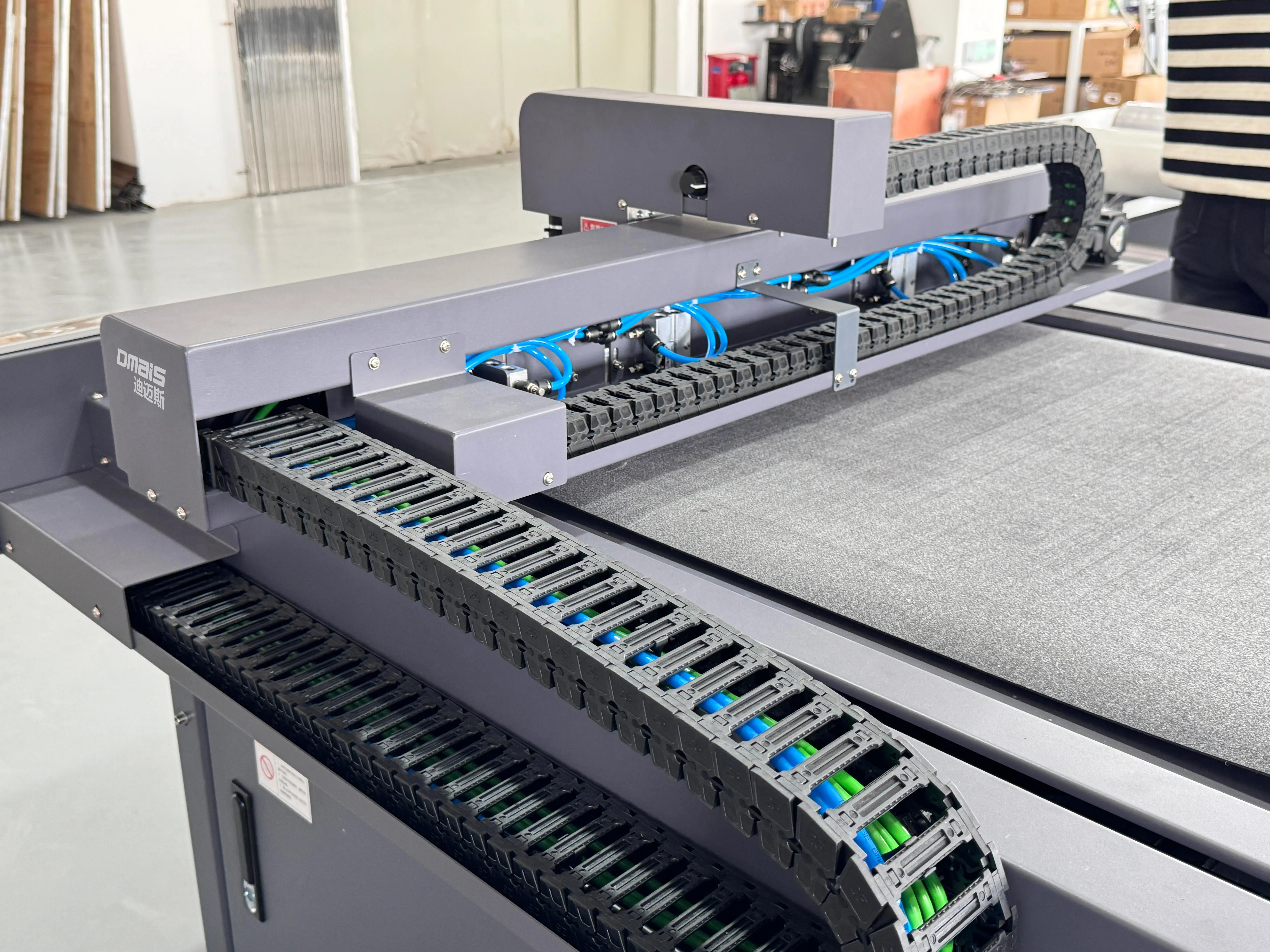 Dmais 600*900mm Digital Cutter carton box Creasing Machine Roll to Roll vinyl sticker Die Cutter Plotter