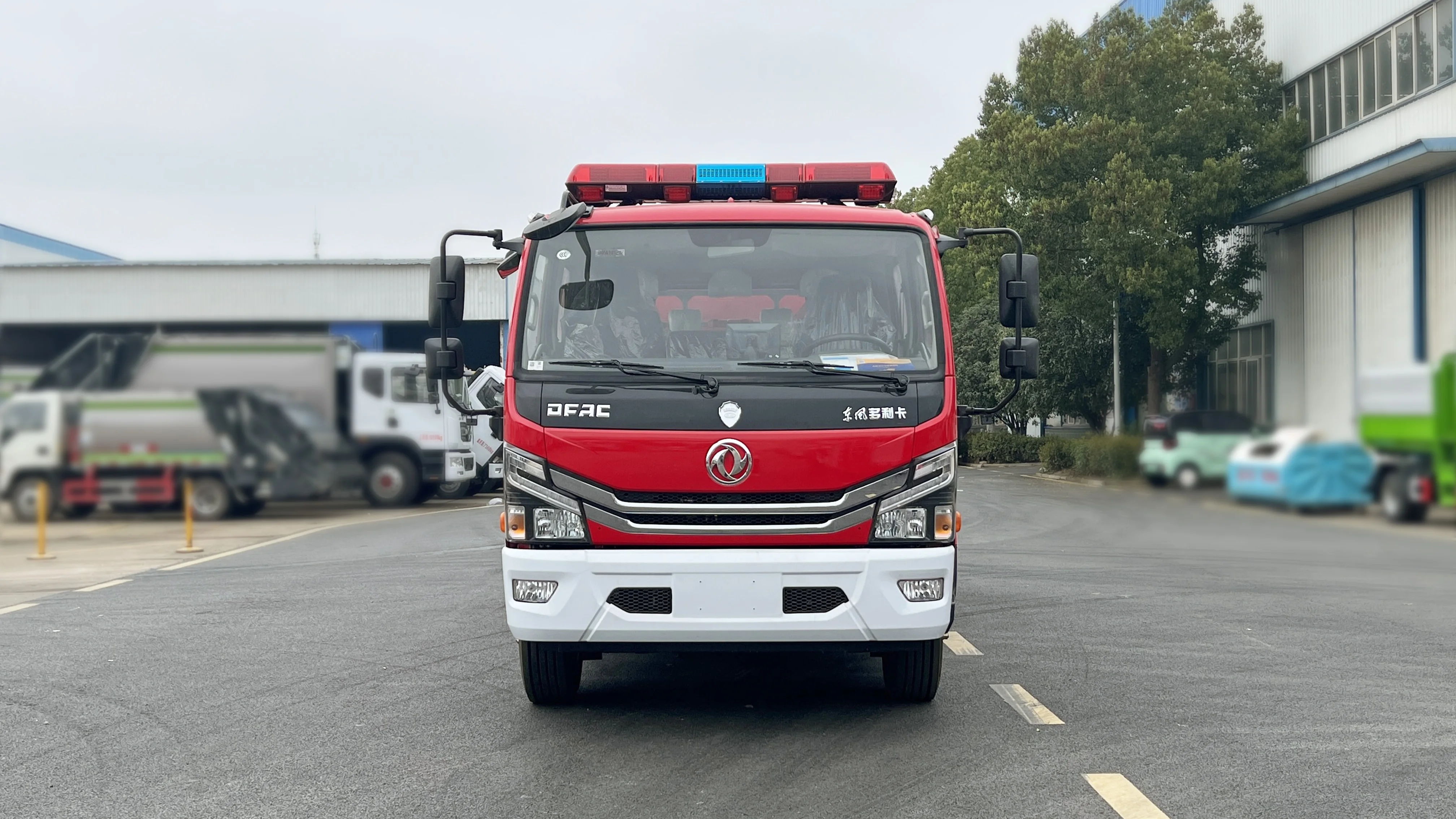 China New Specialized-Vehicle dongfeng High Quality 4 Ton Fire Truck Mini Fire Fighting Truck