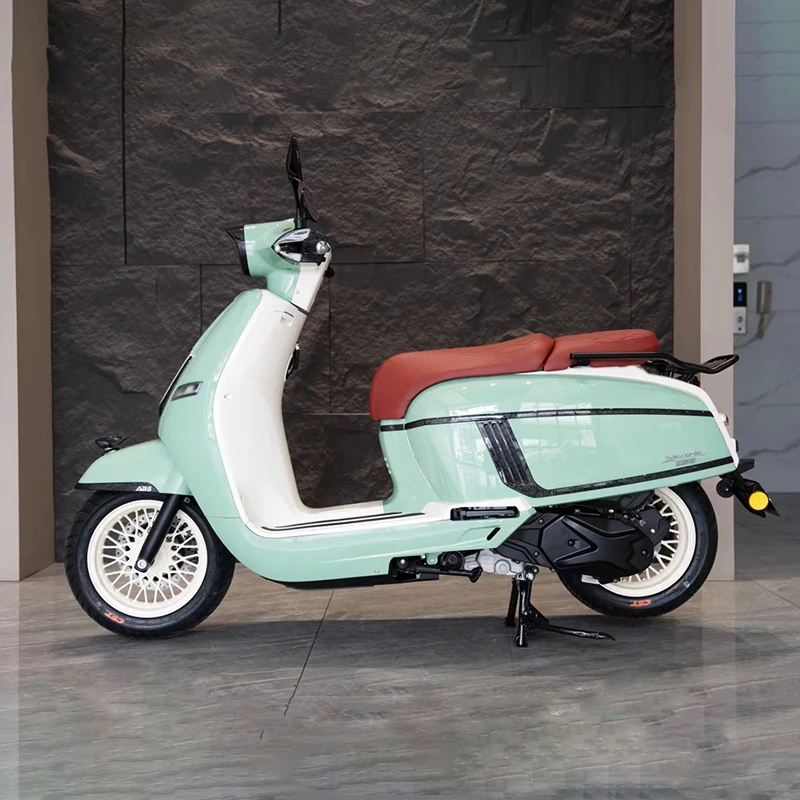 Wholesale 250CC Gasoline Motorcycle Masha Water Cooled with EFI System Adult Moped Max Speed 120kmh Powerful moped on road