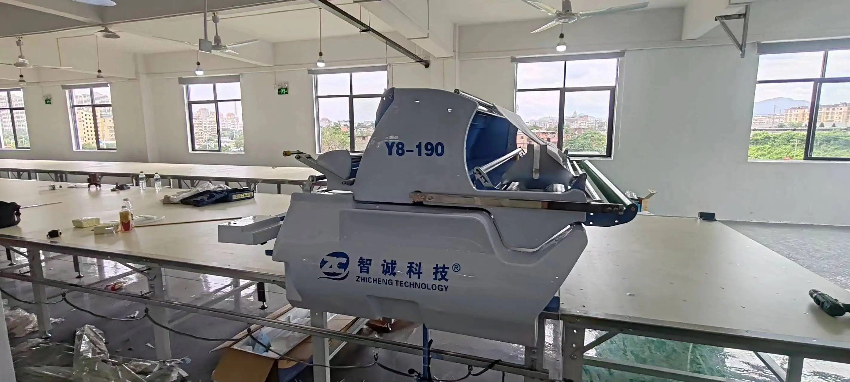 High Efficiency Automatic Cloth Spreading Machine Fabric Laying Machine For Textile Industry