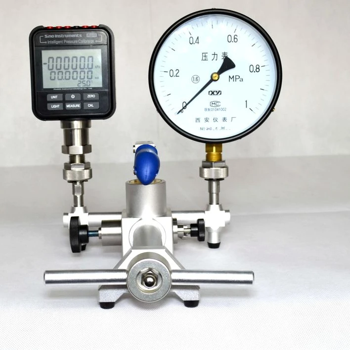 portable Best pneumatic pressure calibrator with 900 psi