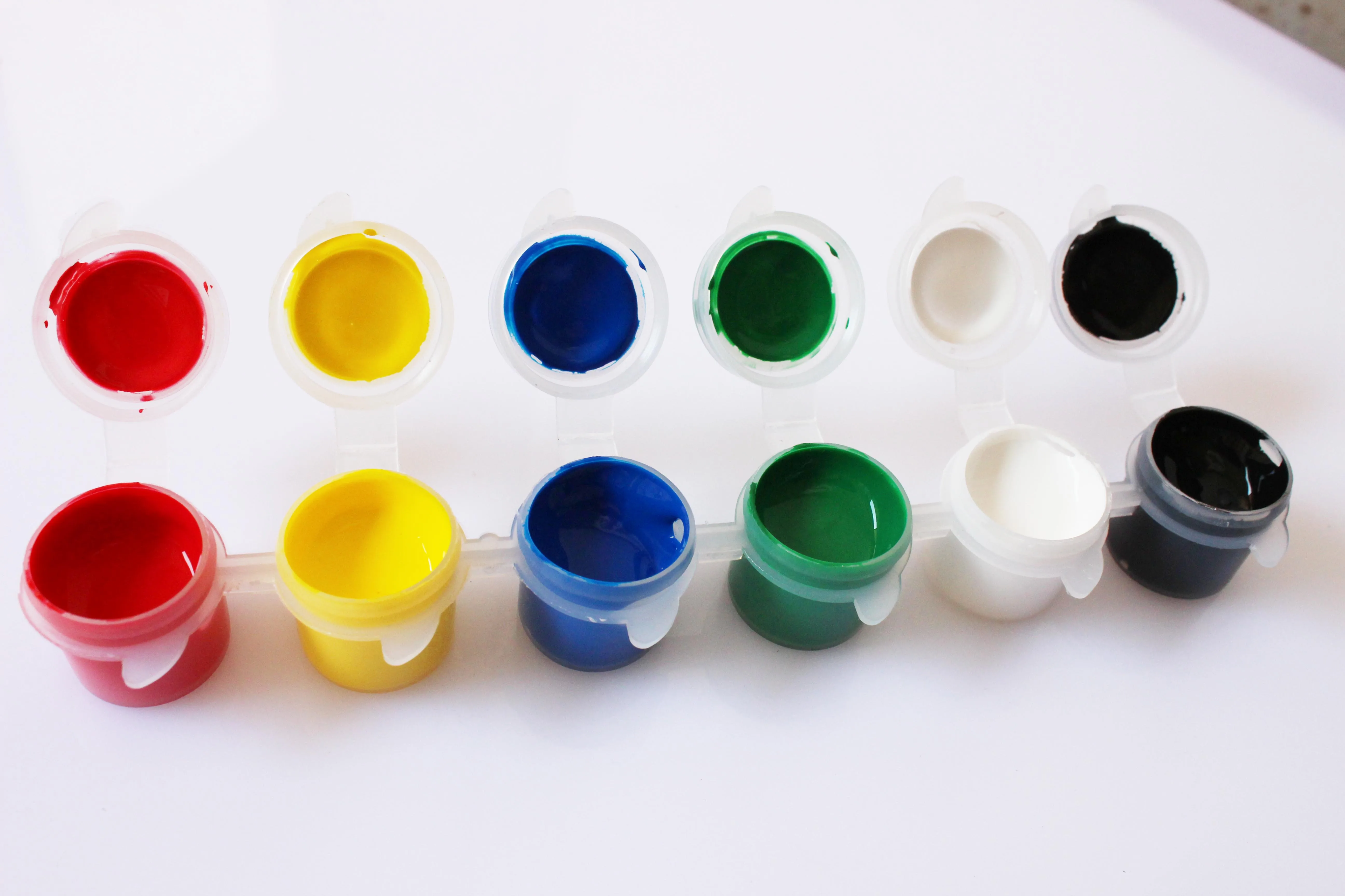 Professional Mini Cheap 3ml 5ml 6 12 Colors Strip Plastic Pots Kid Non Toxic Water-Based Acrylic Paint
