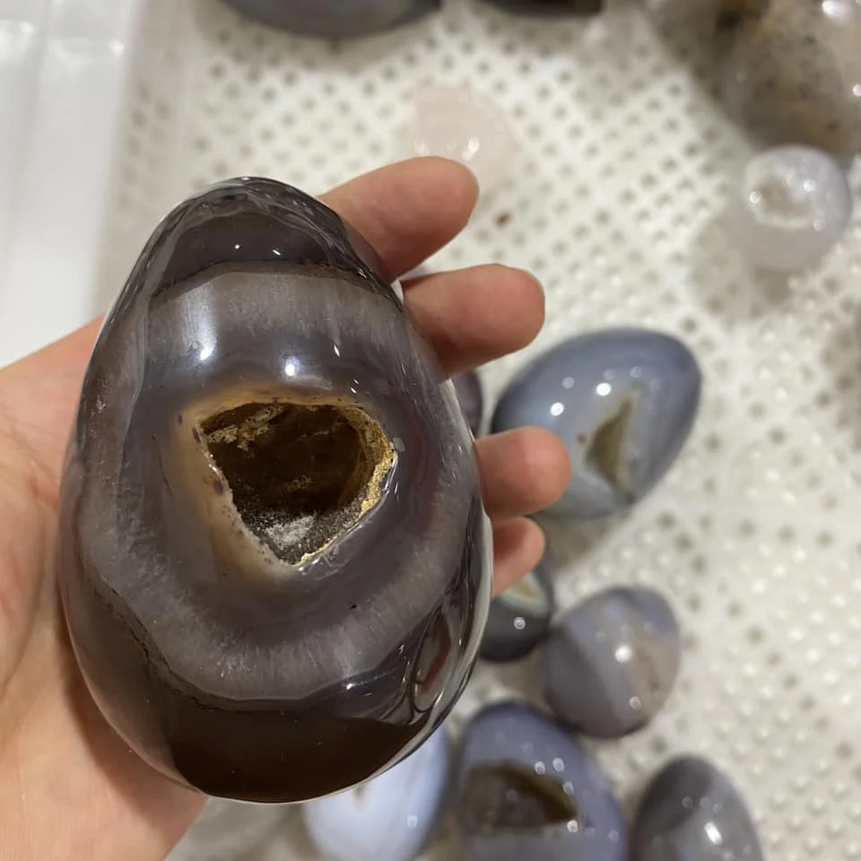 Wholesales Natural Agate Geode Egg Hand Carved Dragon Geode Egg for Crystal Crafts Gift