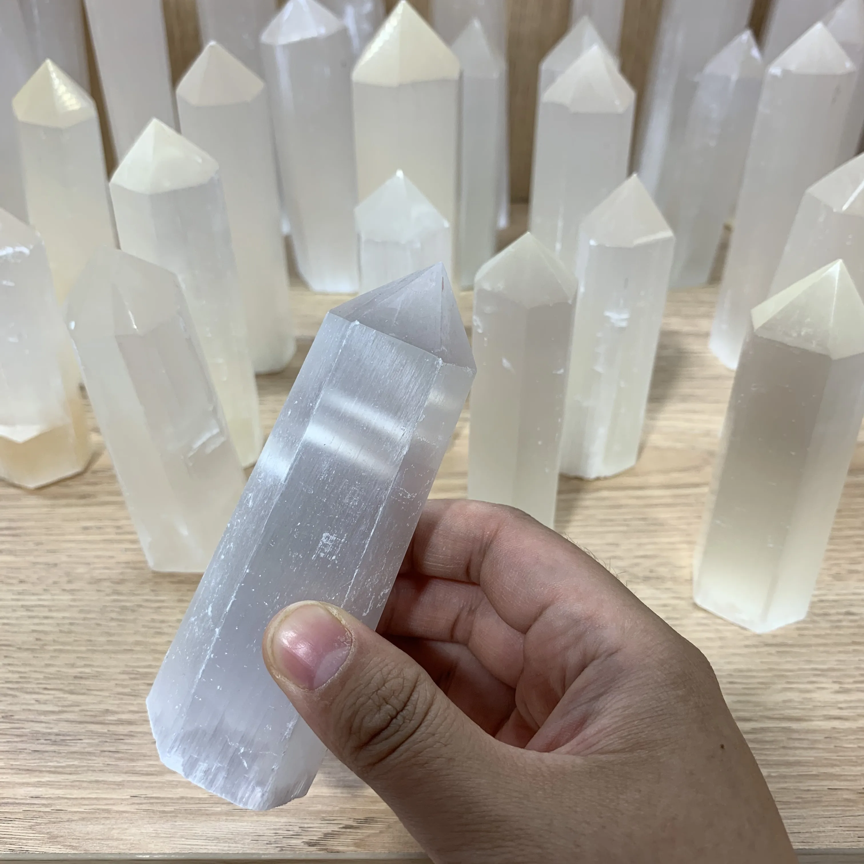 Wholesale Natural Gemstone Wands Quartz Crystal Points Flesh Selenite Tower For Fengshui Decoration rock crystal obelisks