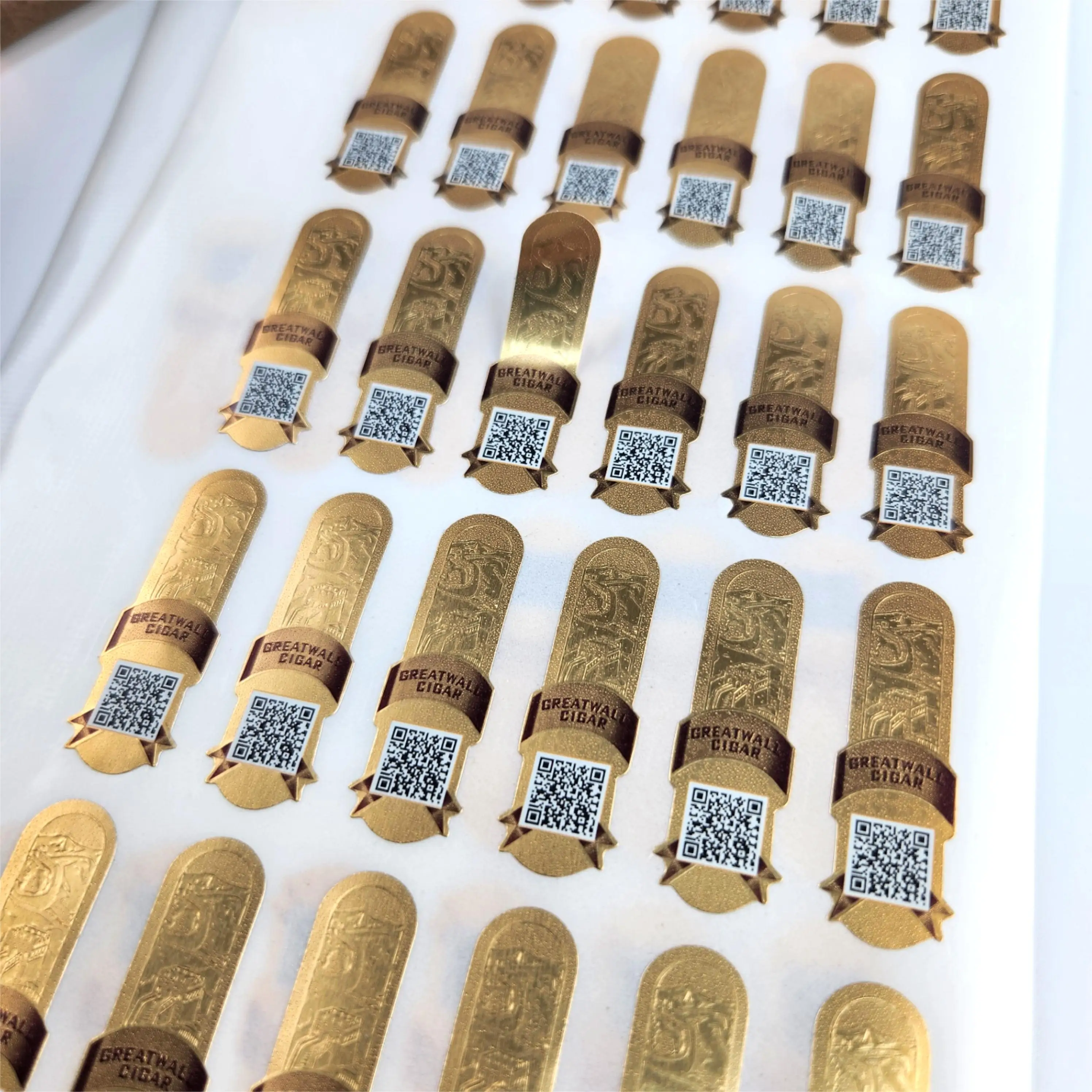 Custom Printed Cigar Band Labels Glossy Gold Foil Stickers Embossed Suitable for Cigar Packaging Gifts