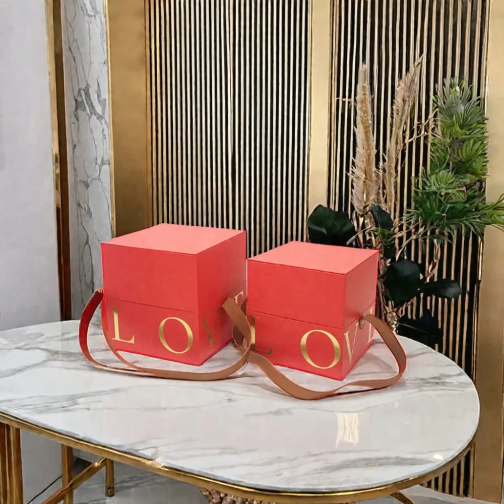 In Stock Hot Sale Stock Packaging Materials 2 Piece Box Surprise Flowers Gift Packing Boxes With Handle Gold Foil Love