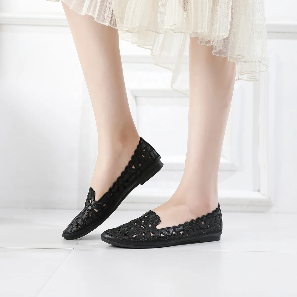 2023 Arrival Women Summer Black Breathable PU Leather Flats Lightweight Soft Round Toe Ballet Shoes Custom Ballet Shoes