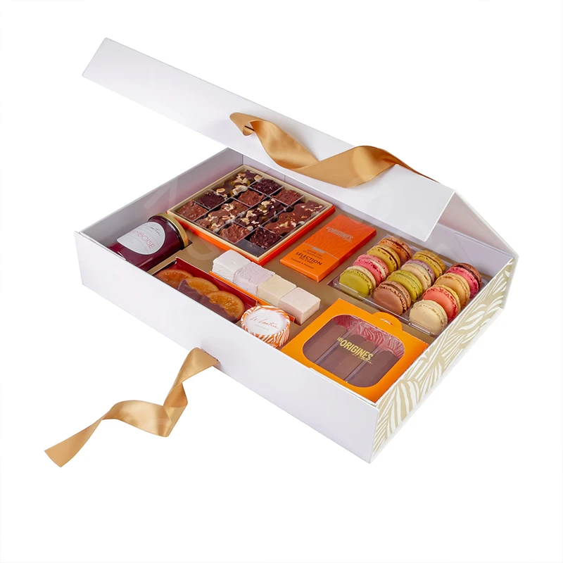 Luxury White Textured Paper Cardboard Macaron Case Chocolate Box Black Gold Foil Logo Macaron Container Magnetic Gift Box