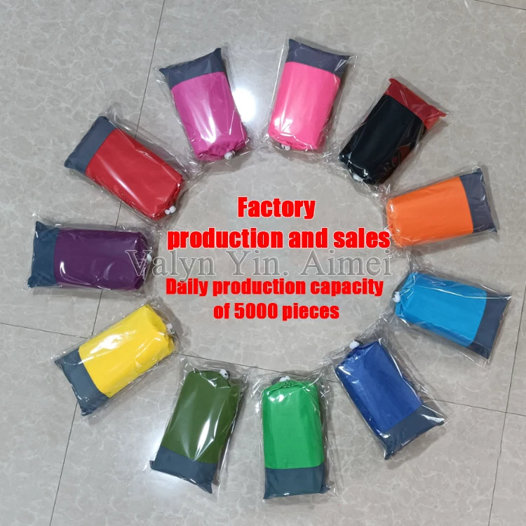 Outdoor Beach Accessories Extra Large Beach Blanket Waterproof Sand-proof Oversized Beach Mat with Zipper Pocket for Travel Camp