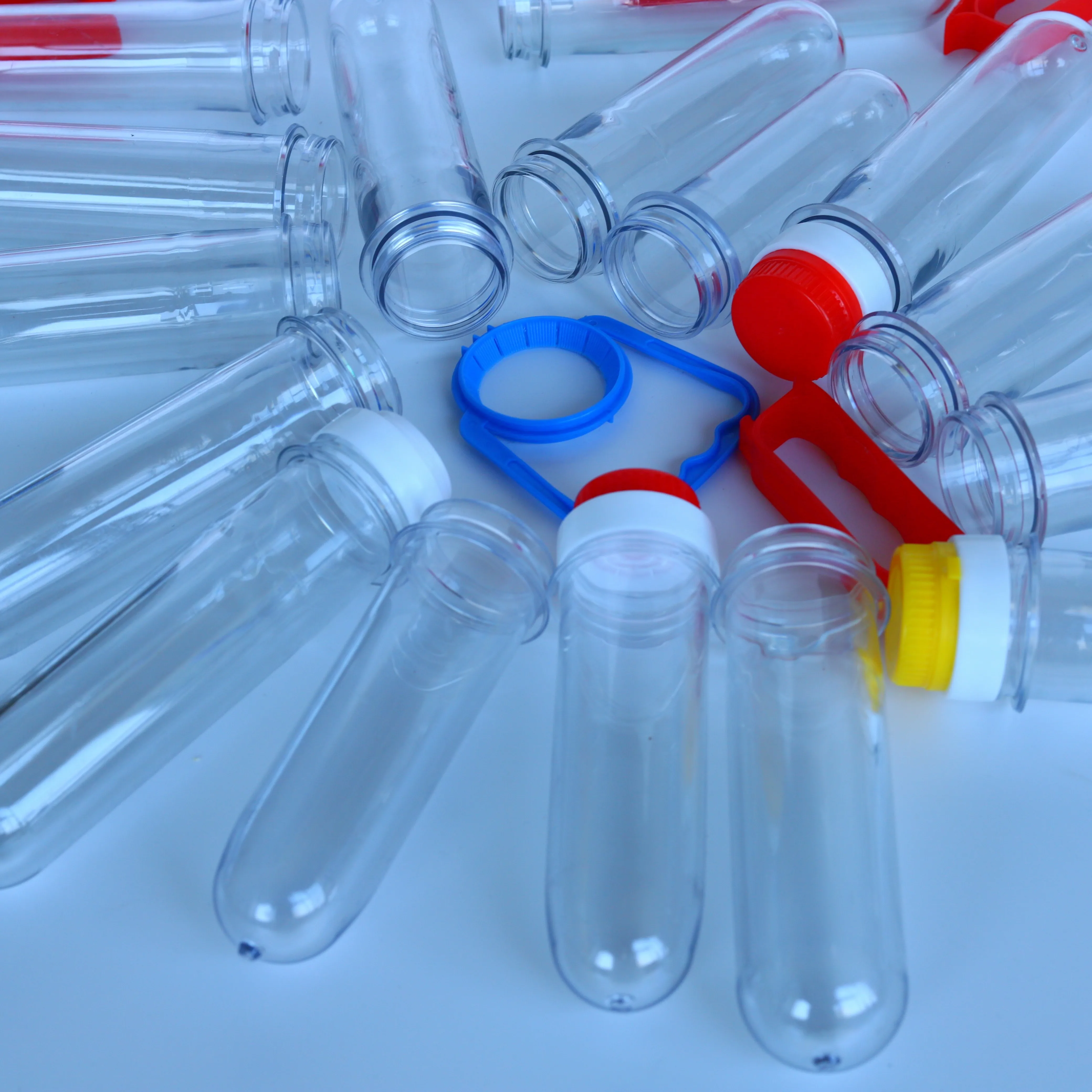 Customized Color 62mm Cooking Oil Preform 10 Liters Vegetable Oil Plastic Bottles 145 g PET Plastic Preform With Lids And Handle