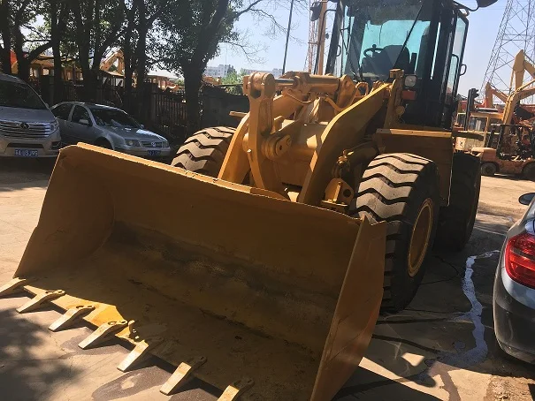  Колесный погрузчик CATERPLAR 938