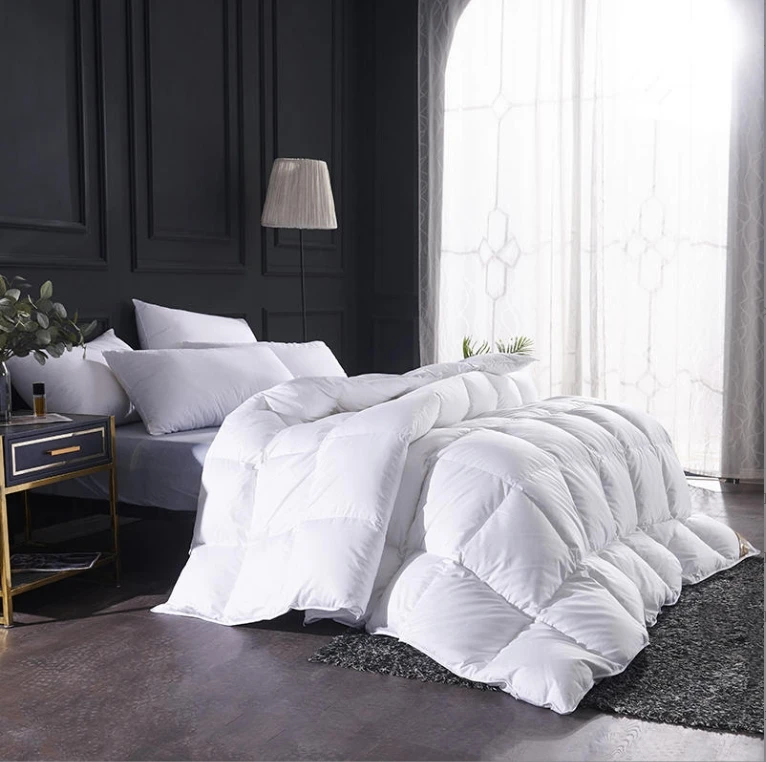 Custom wholesale 100% Cotton Down-proof All Season  Winter Home/Hotel Nature Soft  Goose Goose/Duck down Feather Duvet/Quilt