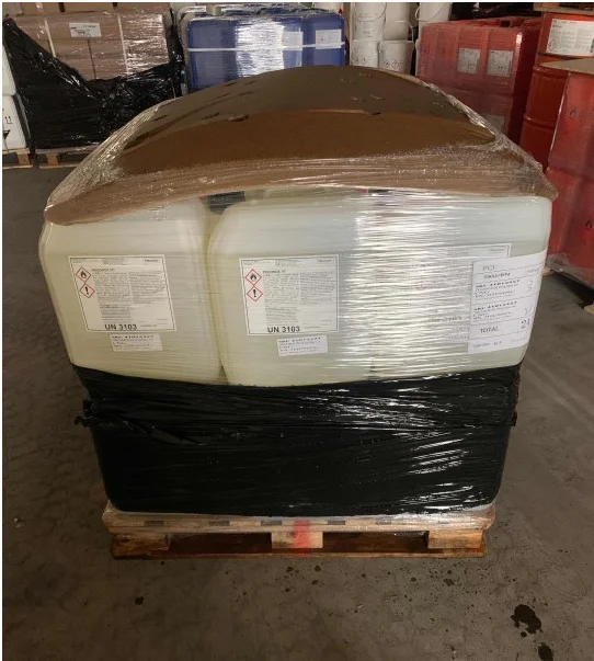 Yellowish  clarified 2. 5-dimethyl-2. 5-bis (peroxy-tert-butyl) hexane polymerization initiator