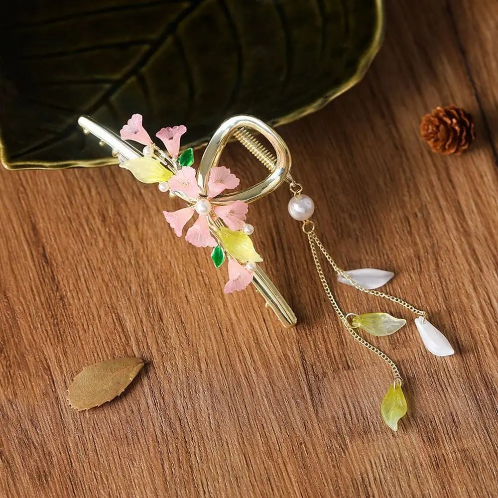 Ancient Wind Flowers Large Lily Of The Valley Grabbing Hair Clip Shark Clips Acrylic Flower Tassel Jewelry