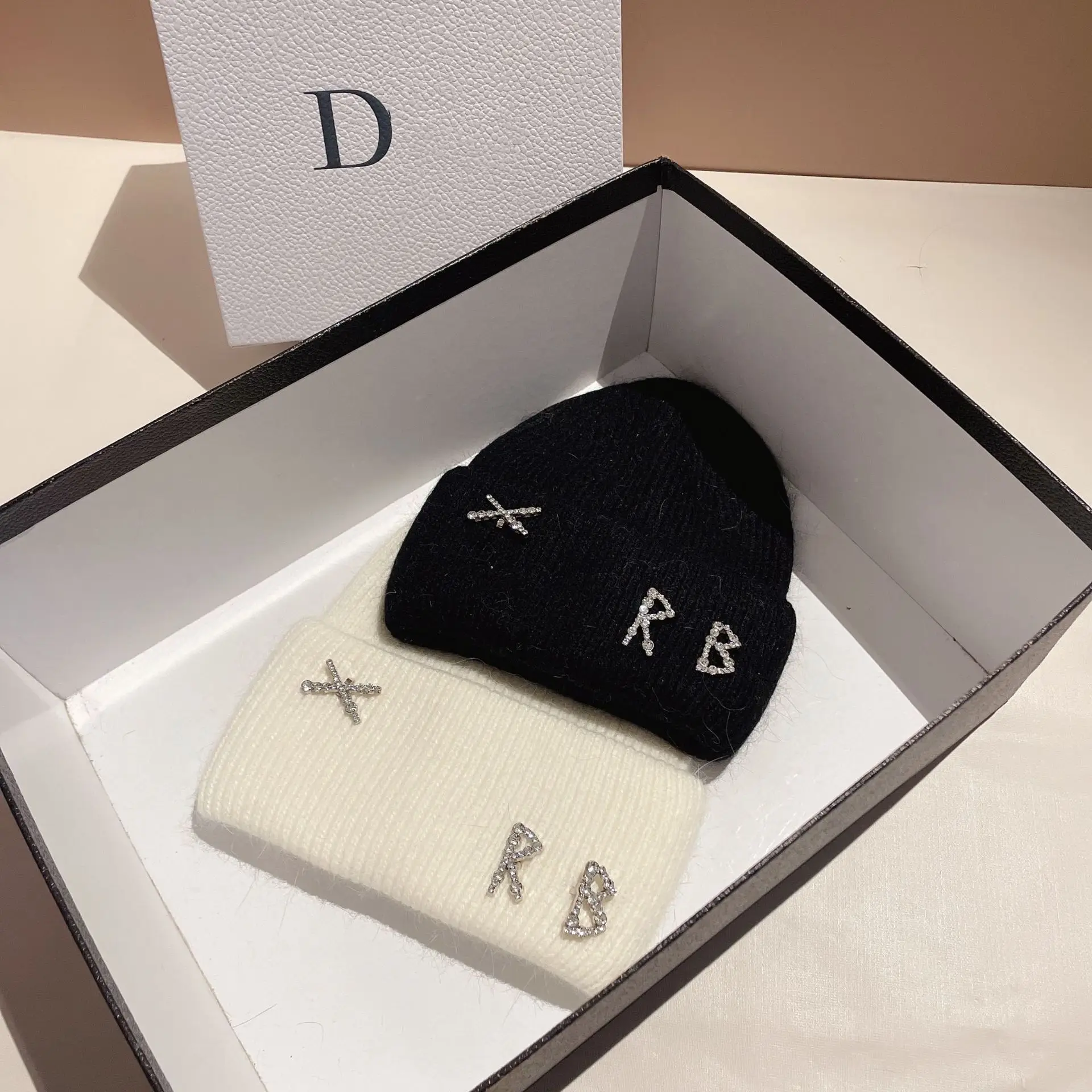 Japan and South Korea Winter New RB Letter Wool Cap Fashion Net Red Rabbit Fur Knitted Cap Outdoor Thickened Warm Cap Women