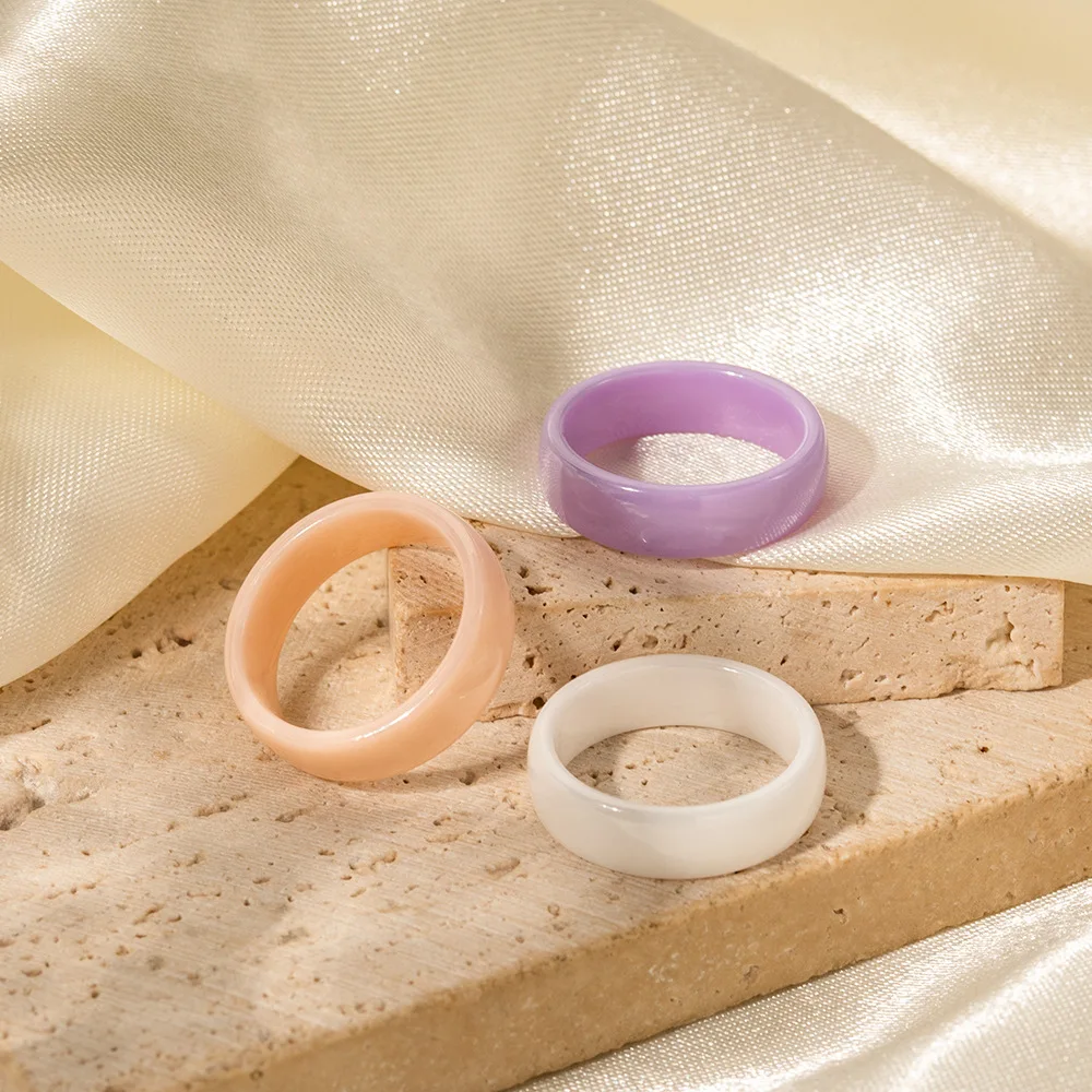 Hypoallergenic 6MM Wide Ceramic Ring Elegent Jewelry Multiple Colours Facet Custom Ceramic Rings For Women