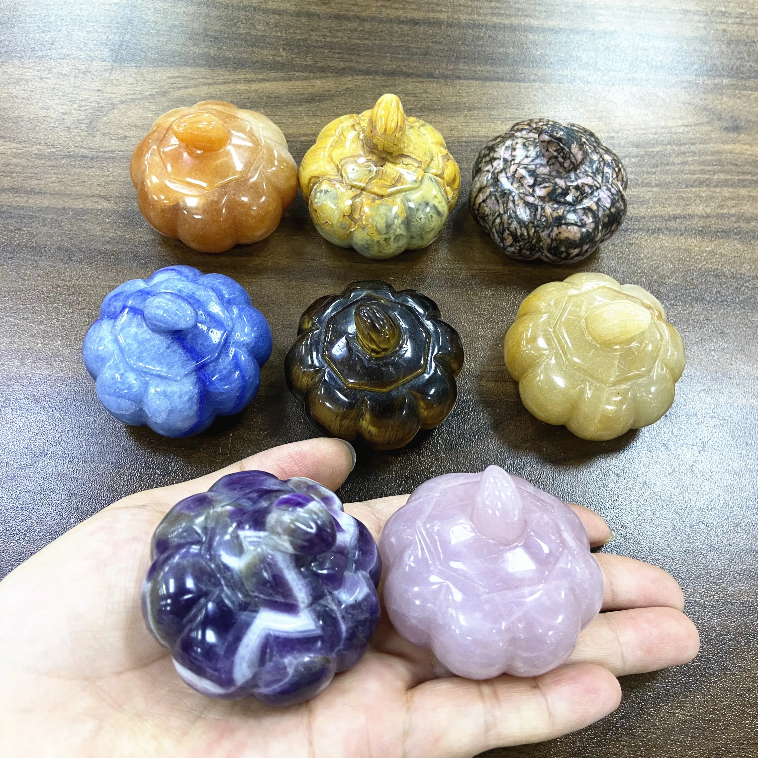 Hot Sale Natural Hand Carved Gemstone Healing Stones Rose Quartz Crystal Pumpkin For Halloween Decoration