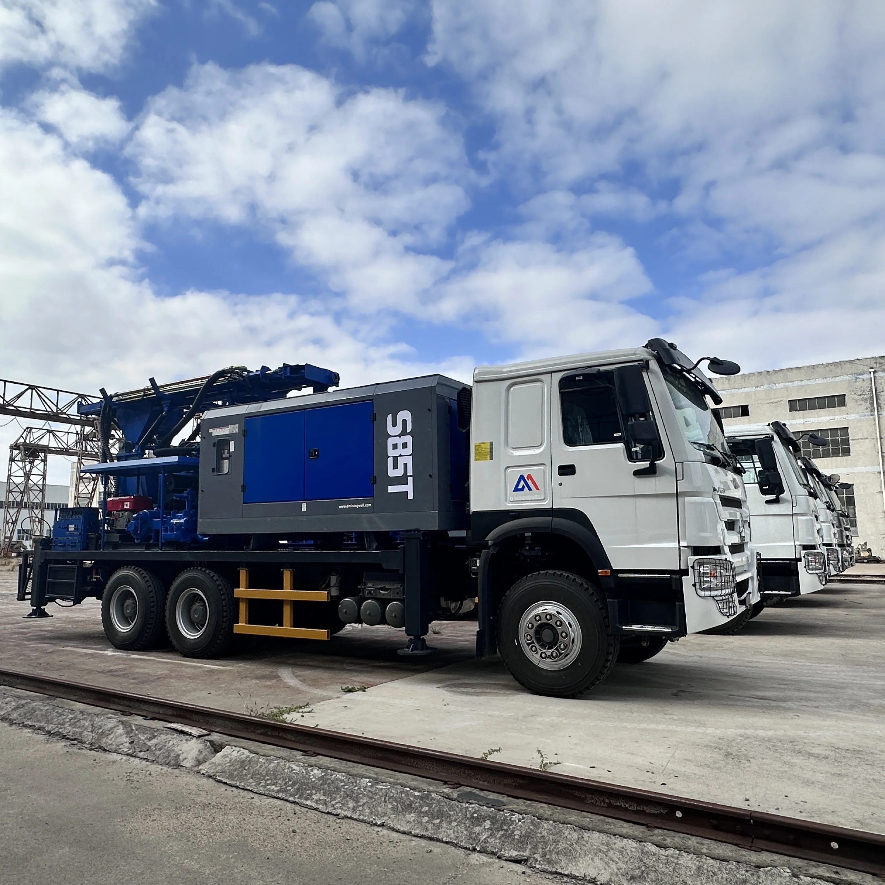 D miningwell MWT-350 350 depth Truck mounted water well drilling rig with 25 bar two-stage high-pressure air compressor