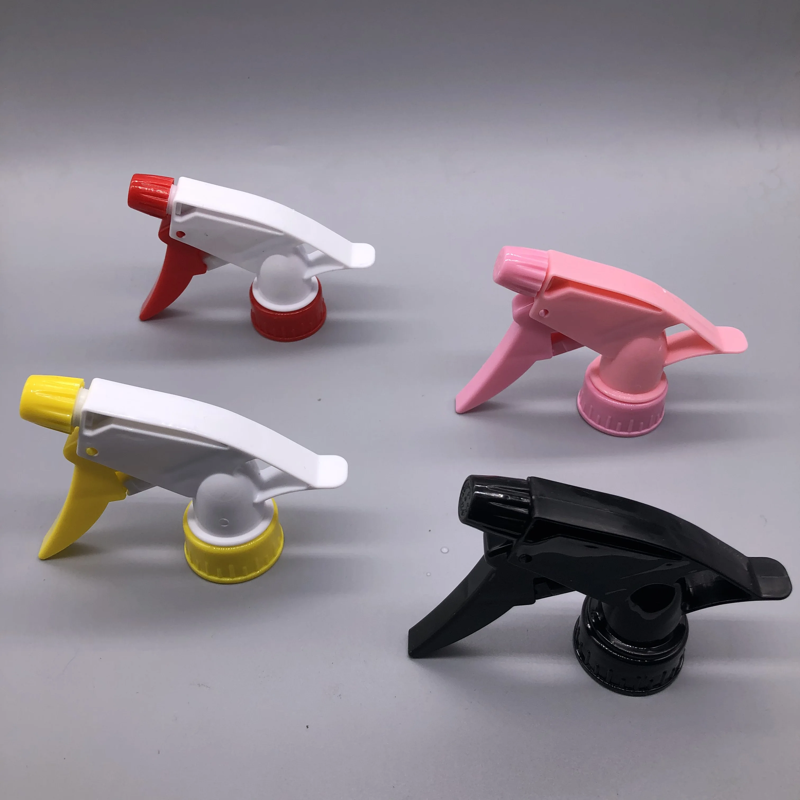 Бытовой пластиковый распылитель Zhenbao 28/415, триггерный насос