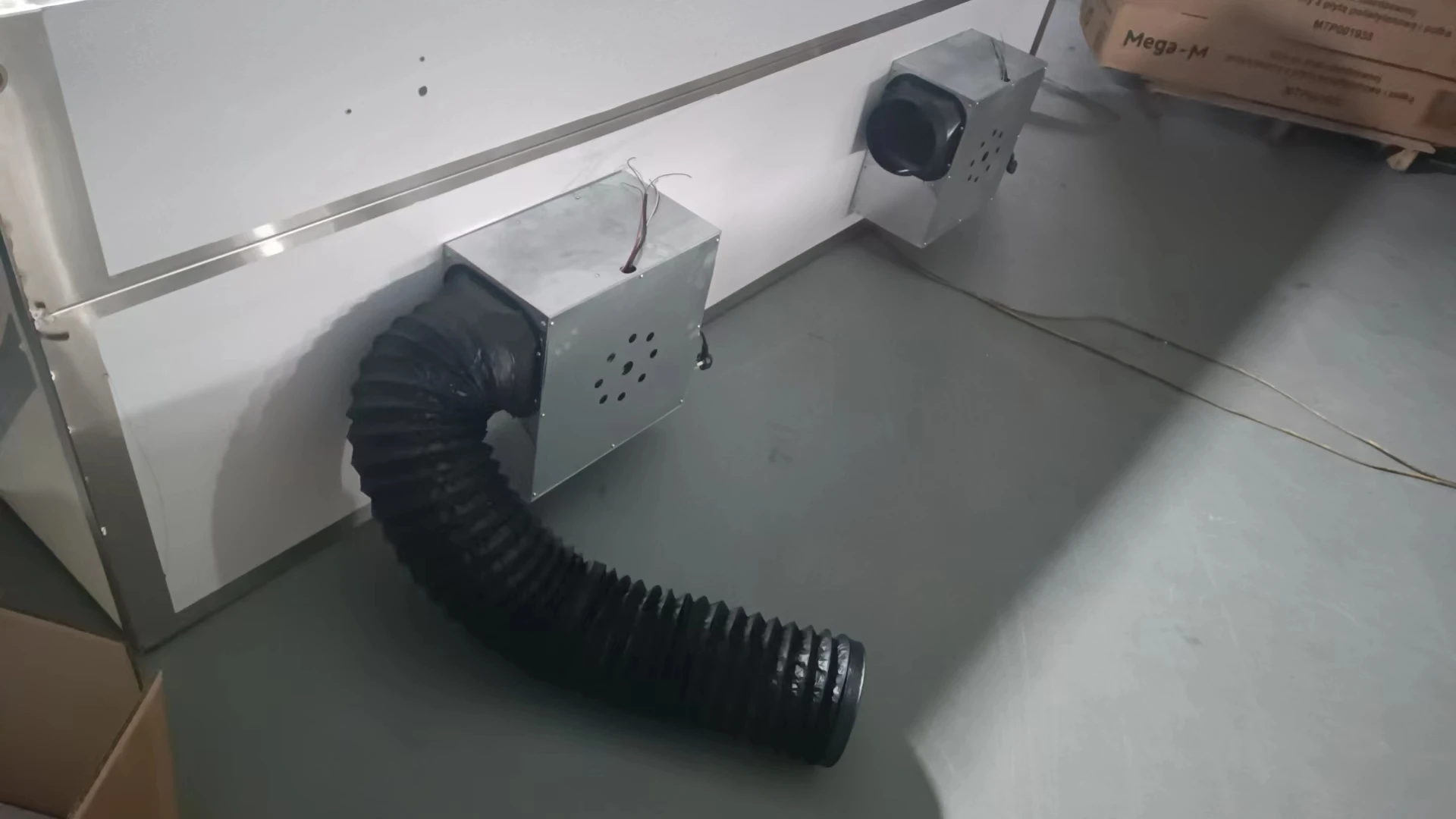 Custom Made Stainless Steel Commercial Kitchen Island Range Hood with Filter and Moto