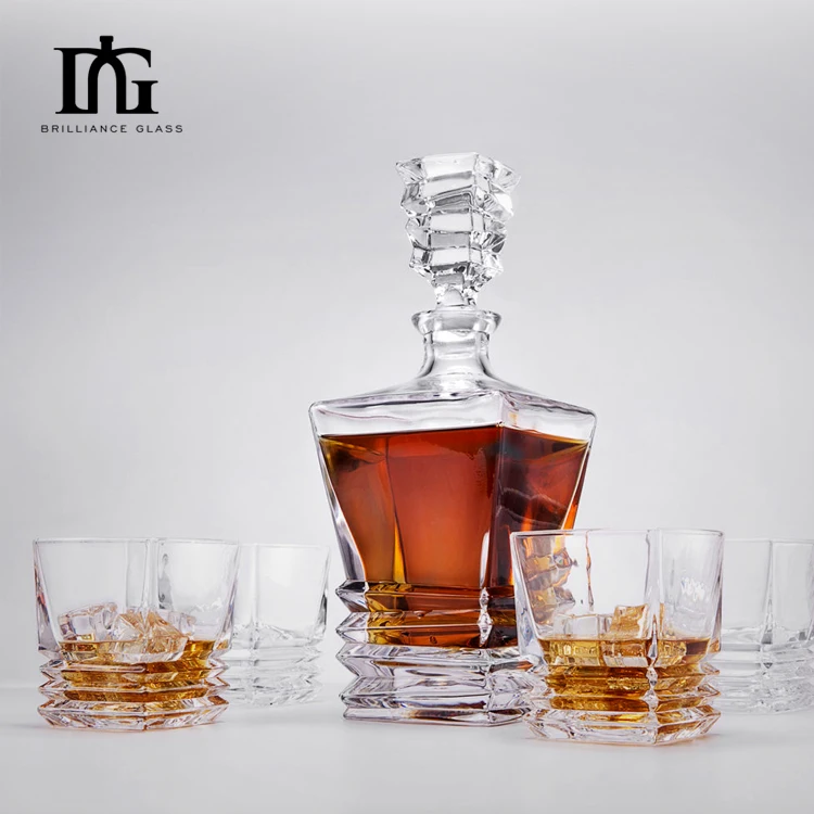 Unique Style Crystal Glass Liquor Whiskey Decanter With Lid for Alcohol Rum Wine Whiskey 700ml