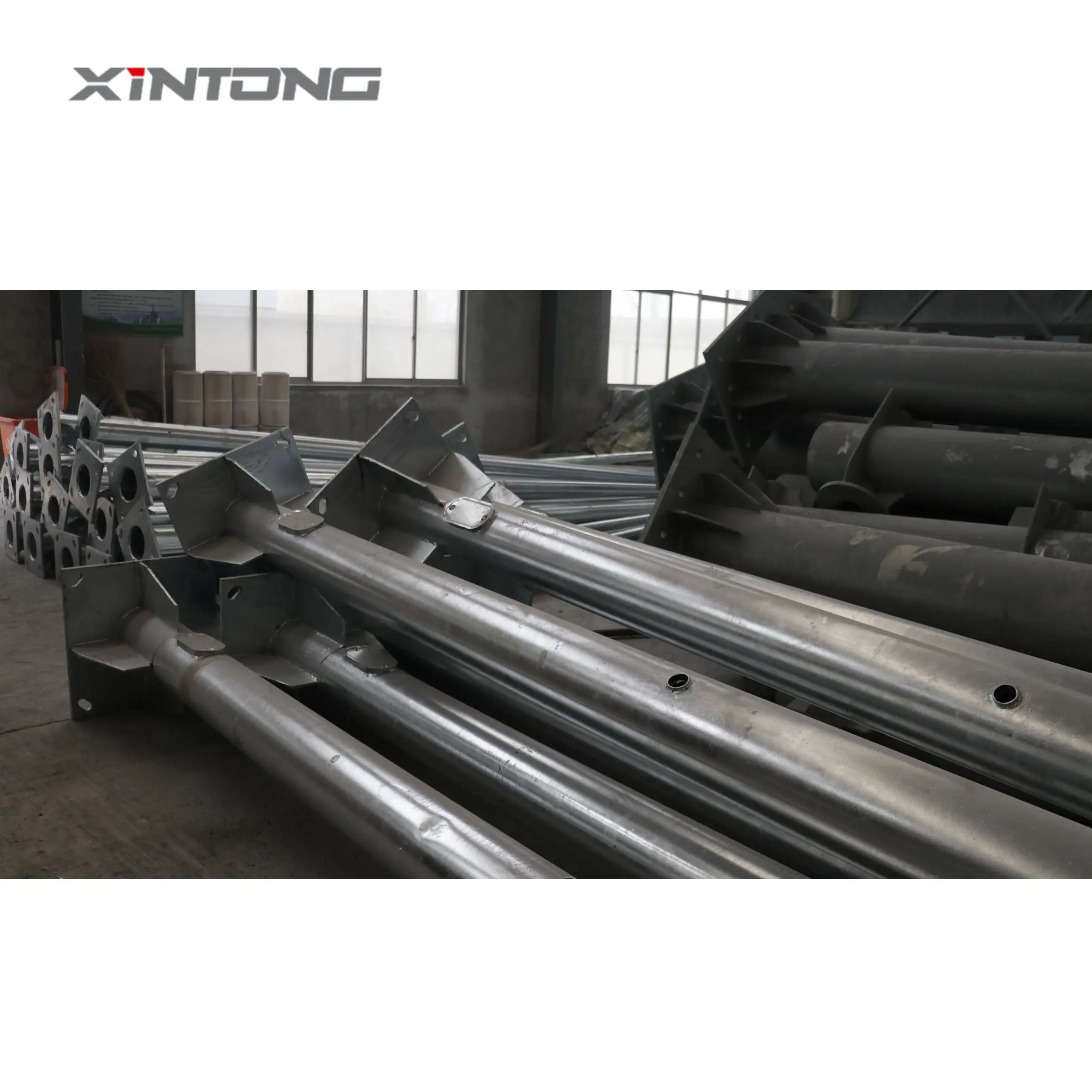 Stainless Steel Outdoor Lighting Column Hot Dipped Galvanized Solar Road Lamp Pole