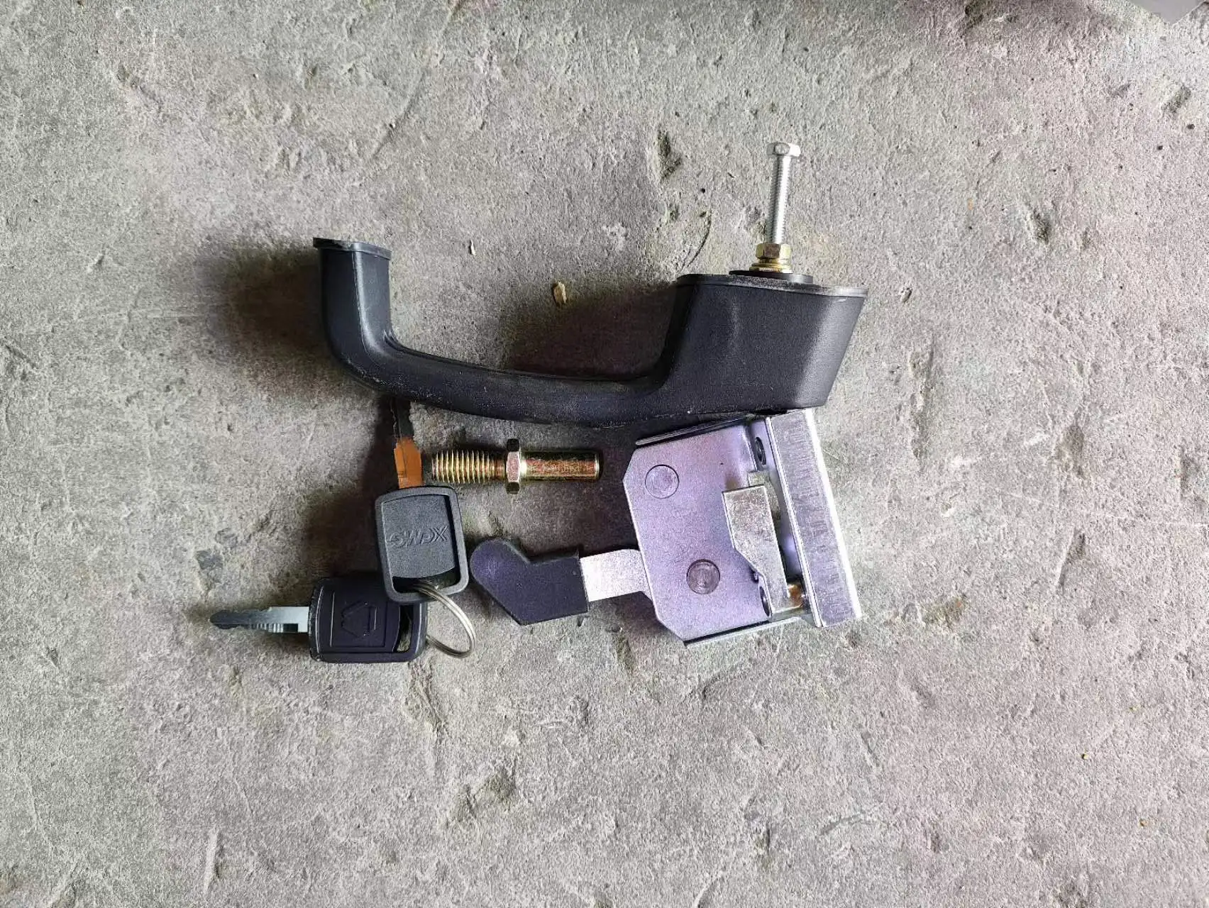 Колесный погрузчик 500FVdoor замок 252910833 DS502A-7