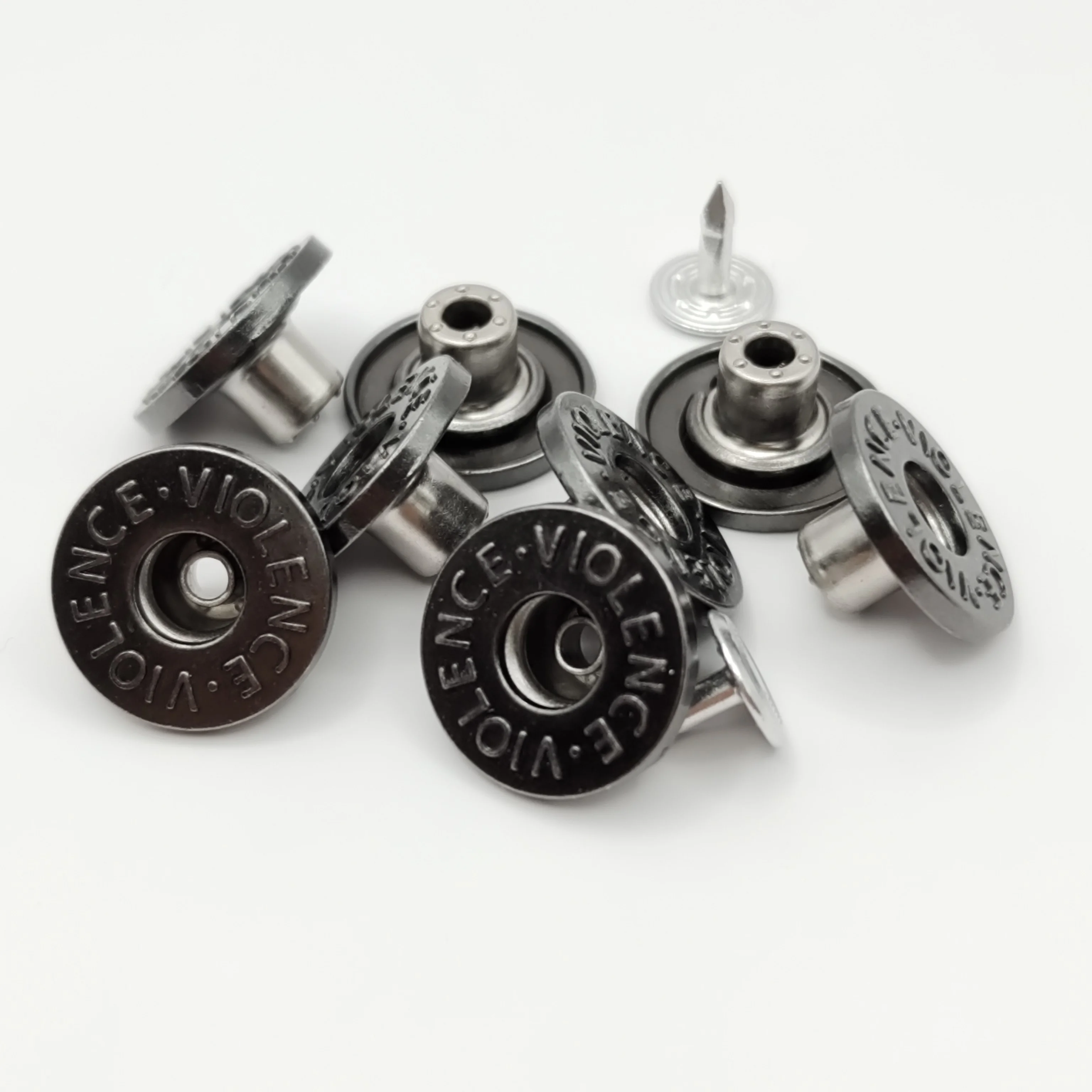 new design black color zamak metal brass jeans embossed button