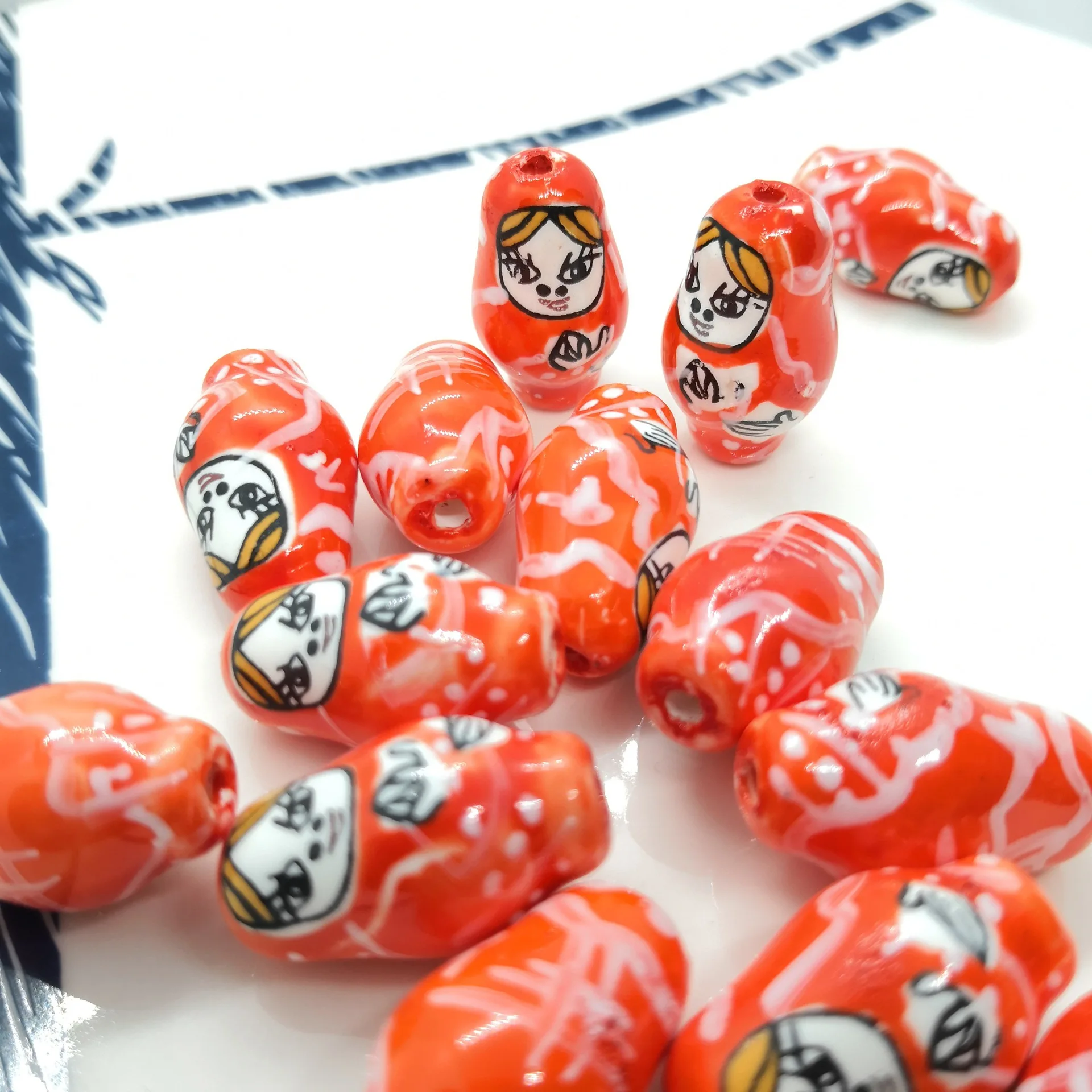 Роспись вручную глиняные фарфоровые бусины ювелирные изделия русская кукла керамические свободные подвеска