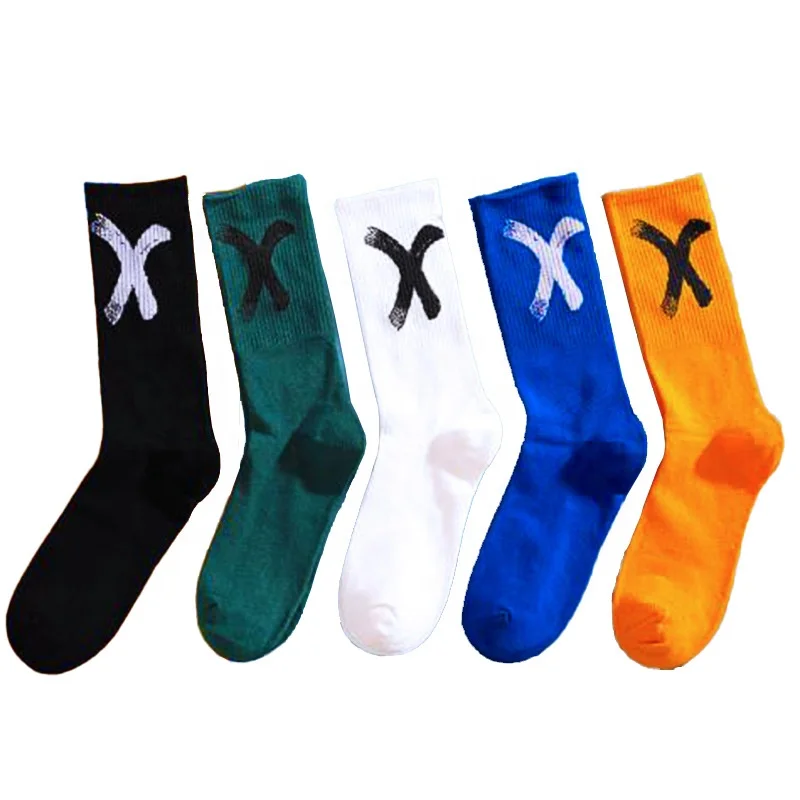 China custom sock with logo custom socks with logo wholesale cotton fashion sports socks