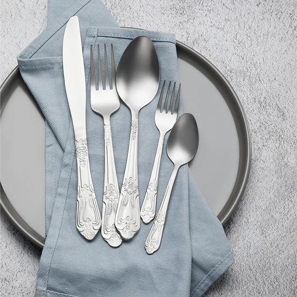 2022 Discount Wholesale Silverware Set Gold Vintage Flatware 18/0 Mirror Black Stainless Steel Cutlery Sets